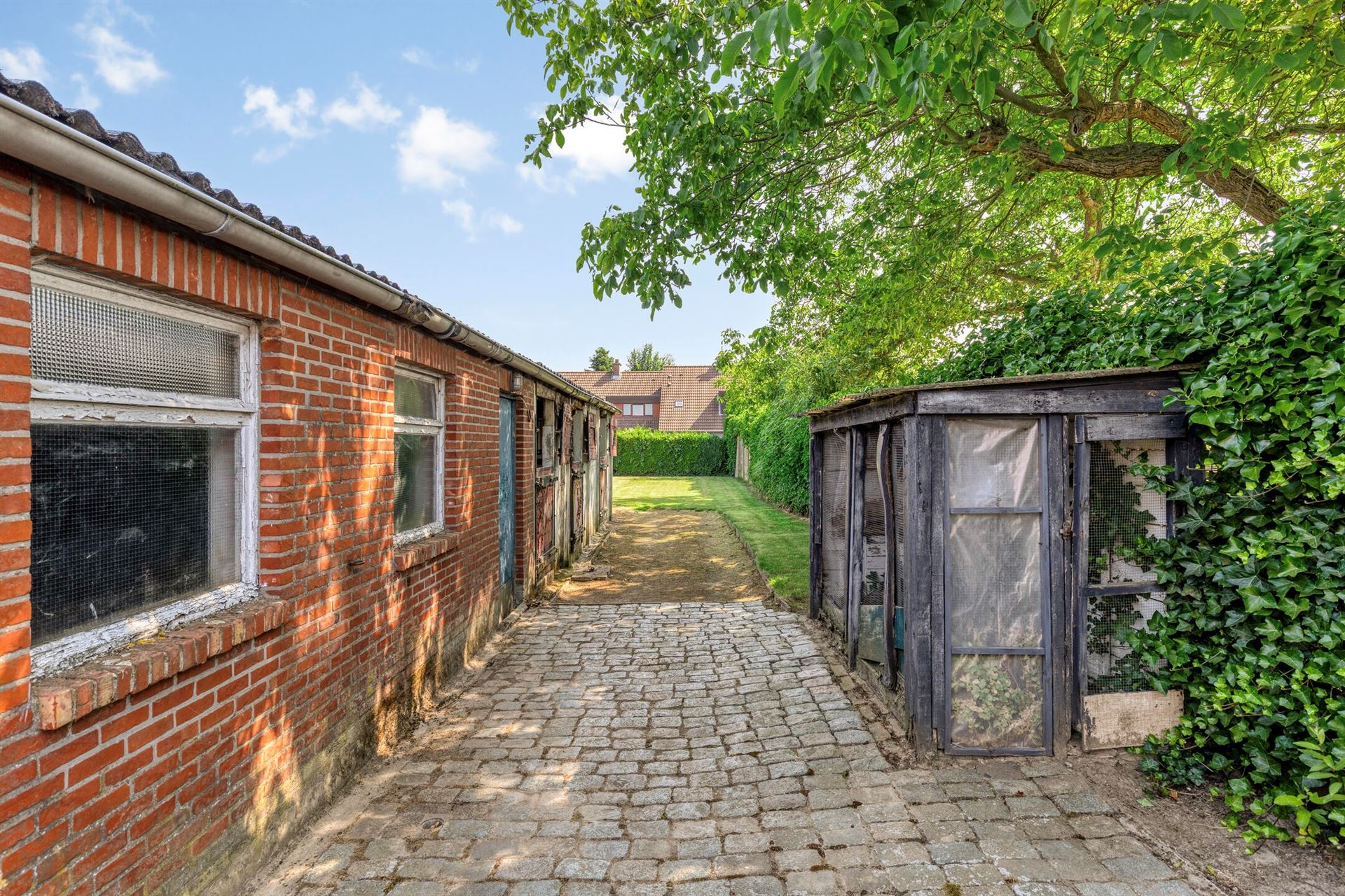 Op te knappen HOB in rustige omgeving foto 21