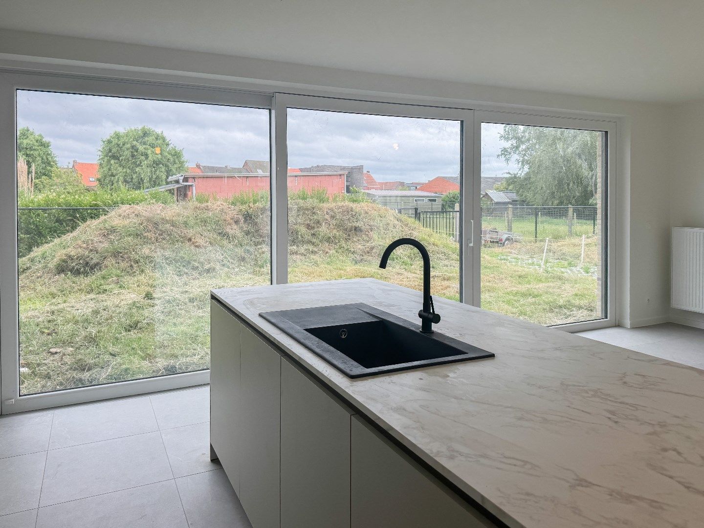 Prachtige halfopen nieuwbouwwoning met 3 slaapkamers in Houthulst foto 8