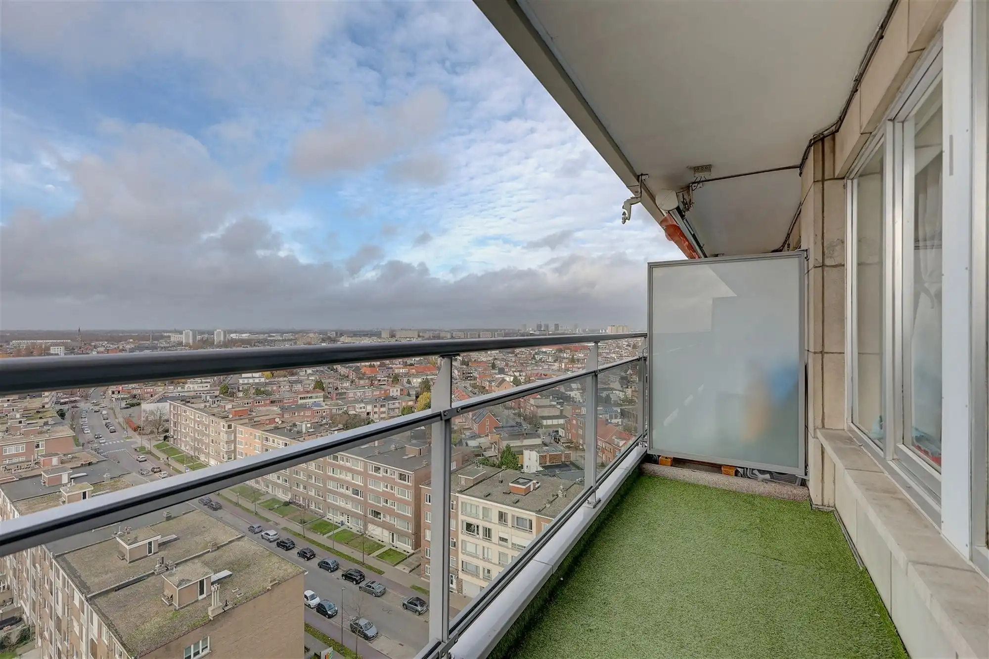 Appartement met 2 slaapkamers en twee terrassen foto 14