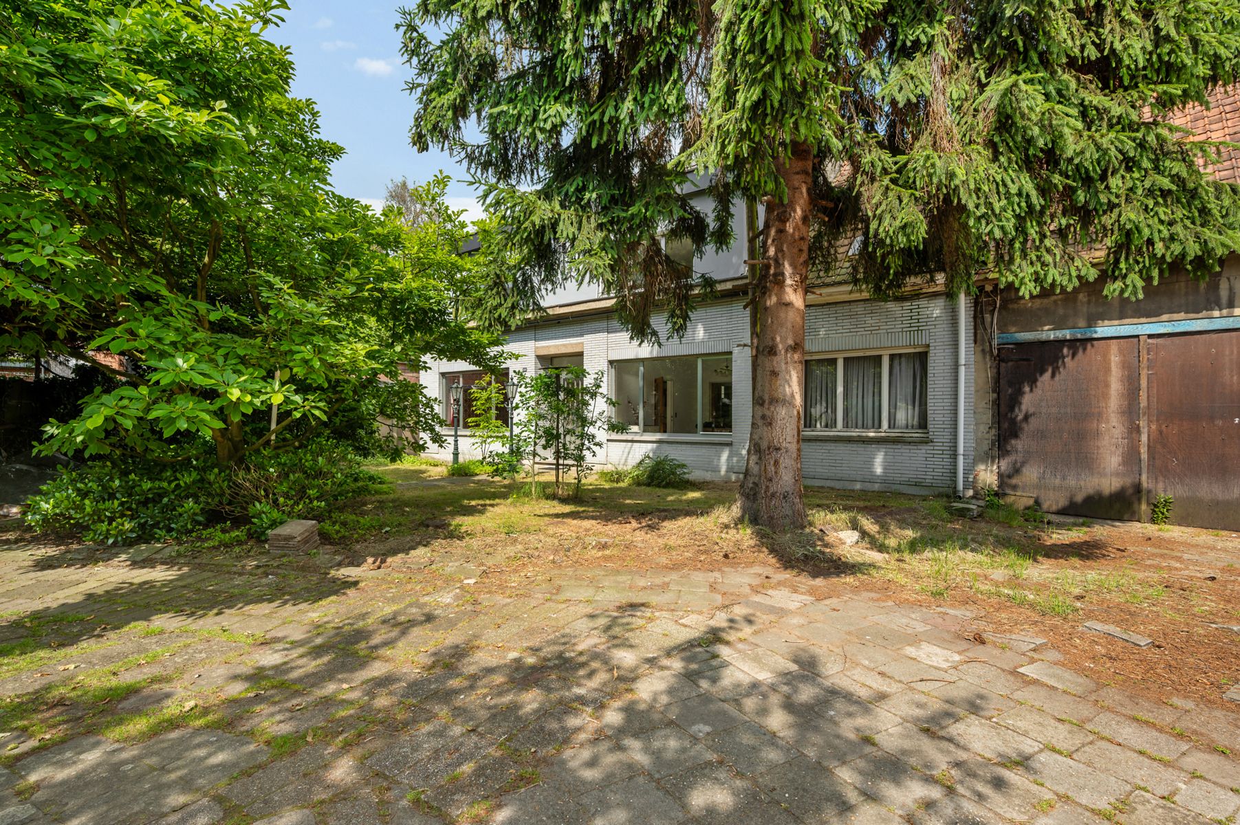 Uniek hoeve omgeven door privacy en rust foto 13