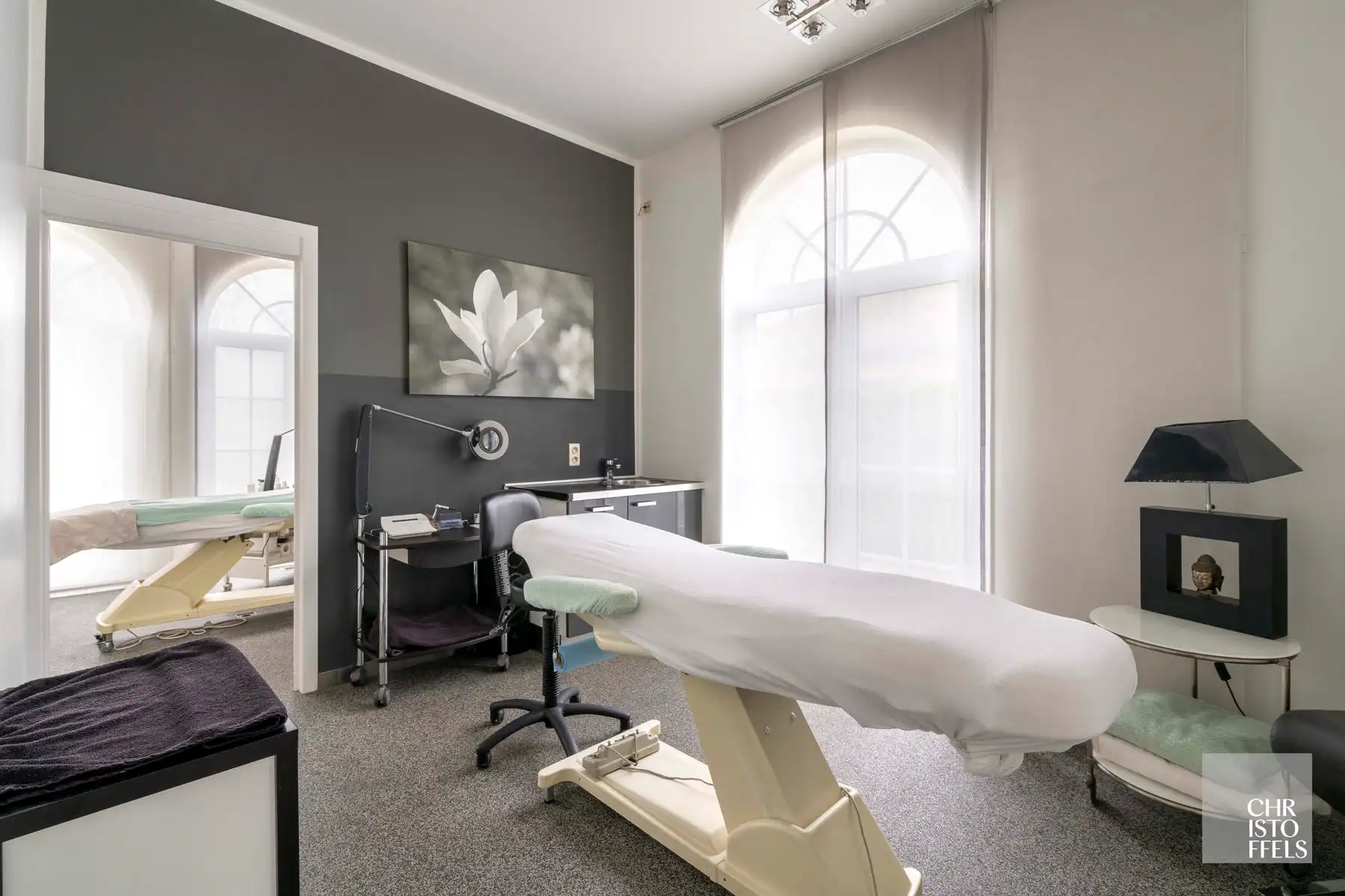 Tijdloze elegante villa met praktijkruimte (422 m²) op perceel van 1.672 m² foto 24