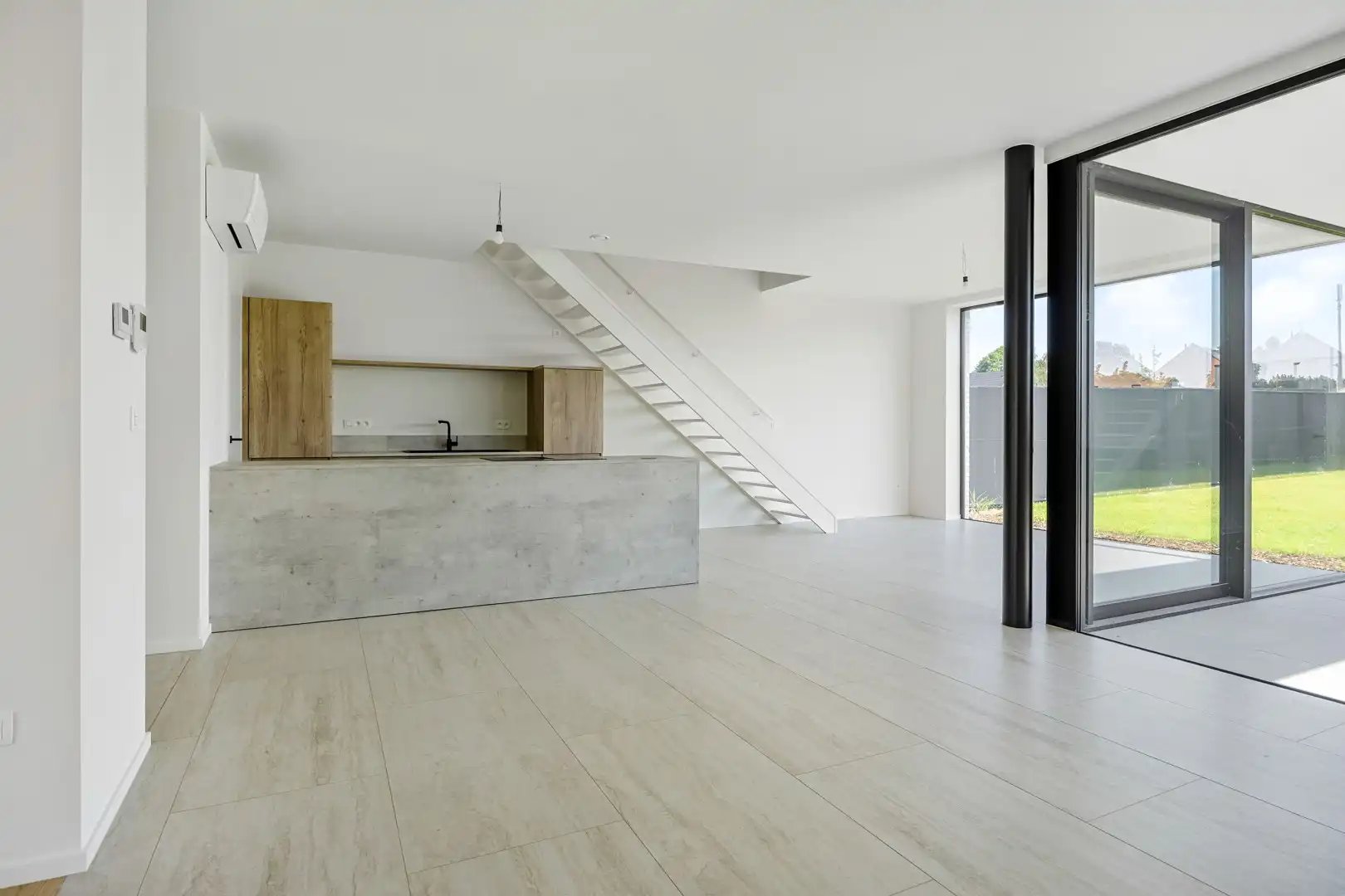 Moderne nieuwbouwwoning met hoogwaardige afwerking in Sint-Truiden (Wilderen).  Aankoop aan 6% btw mogelijk onder voorwaarden. foto 8