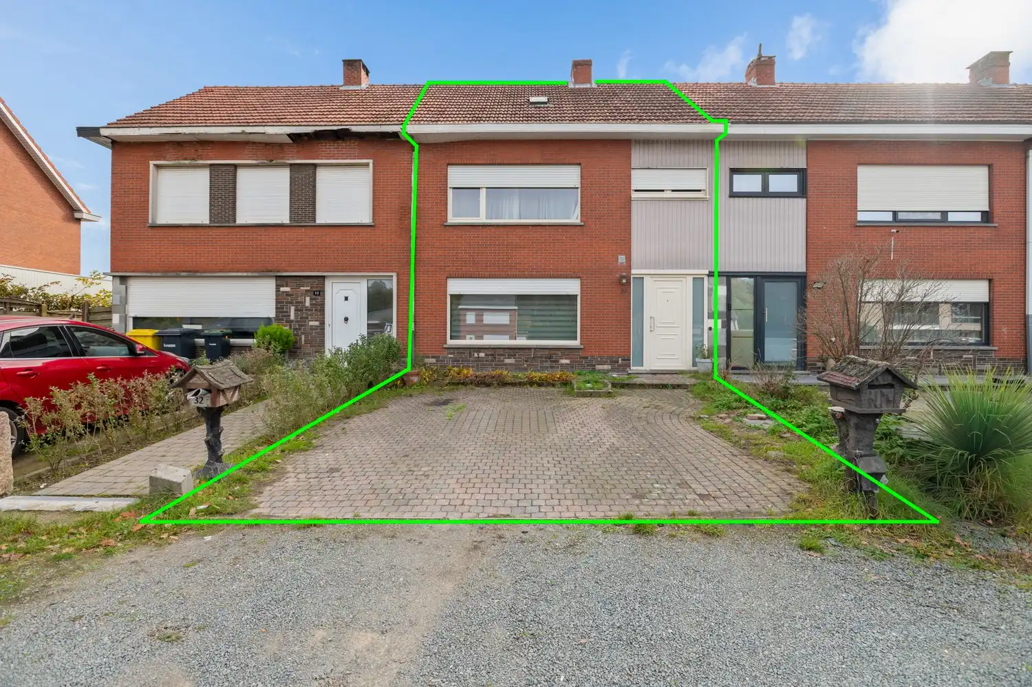 Op te frissen woning op toplocatie met 3 slaapkamers, zolder en kelder te Lier foto 3