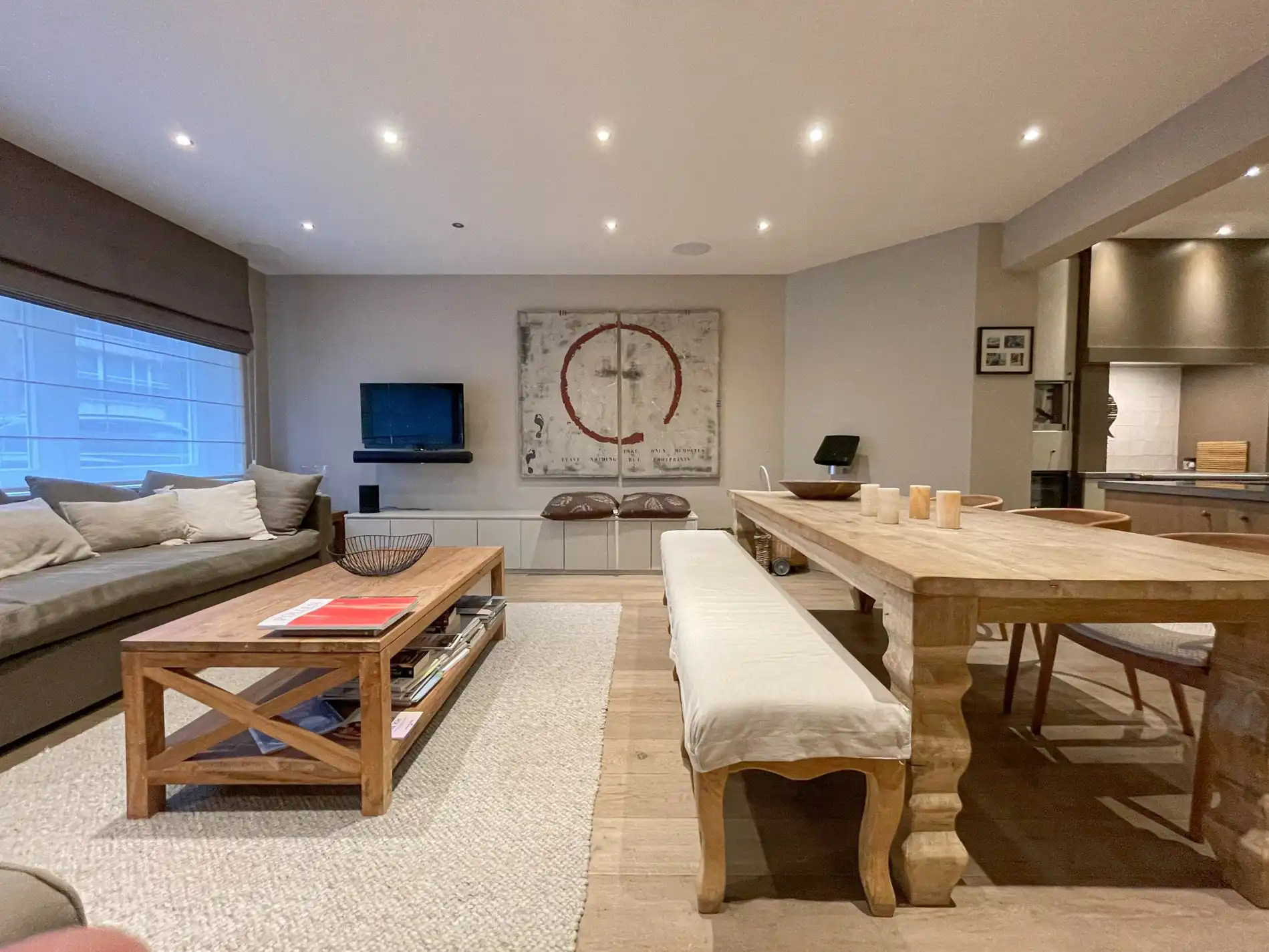 Aangenaam, perfect onderhouden appartement met een ruim terras. foto 9