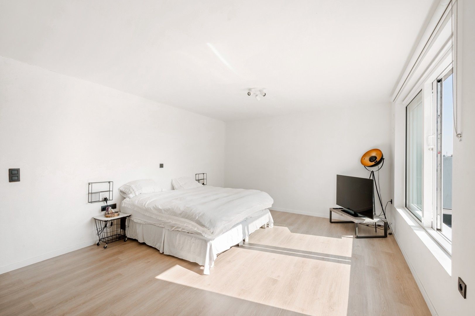 Energiezuinige woning met 6 slaapkamers, kelderverdieping met garage, knusse tuin en vooral enorm veel mogelijkheden foto 18