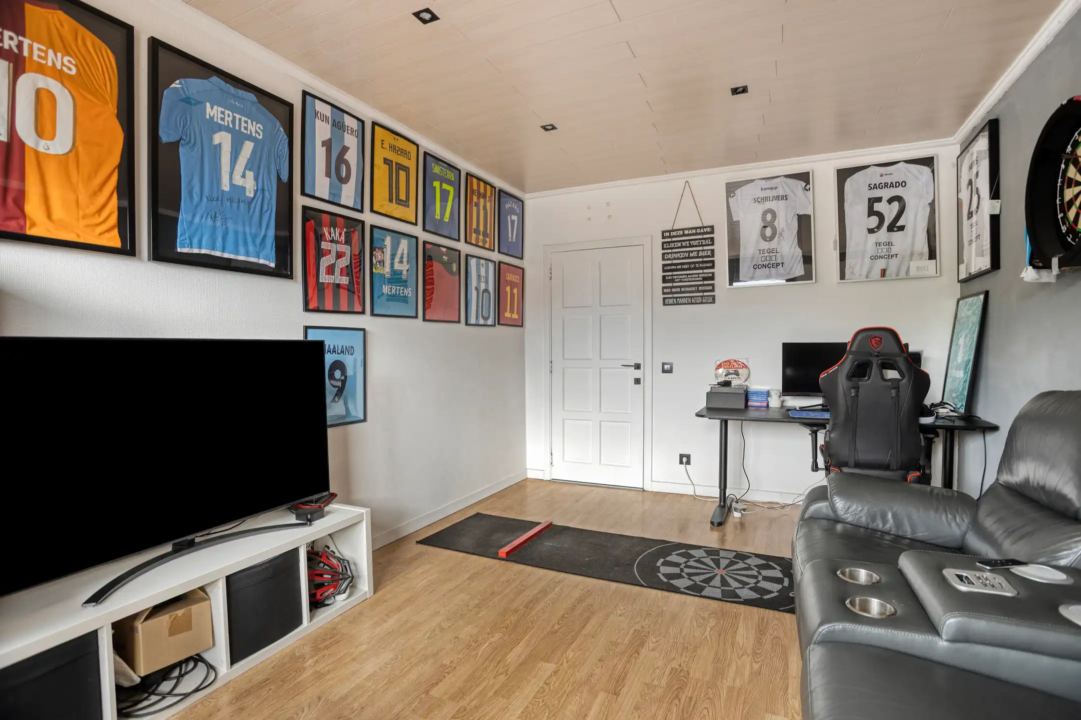 Zeer ruim appartement (166m2) met 2 slaapkamers foto 18