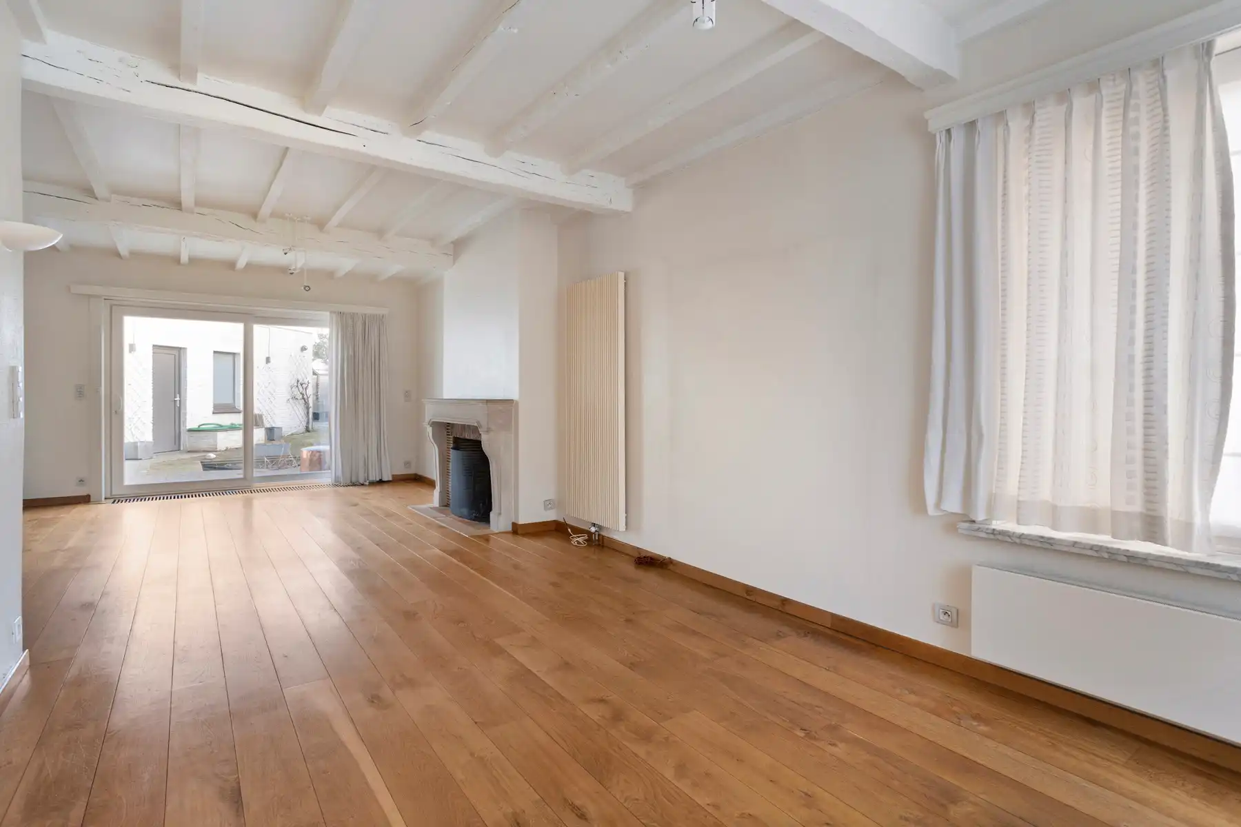 Ruime halfopen bebouwing met 4 slaapkamers! foto 3