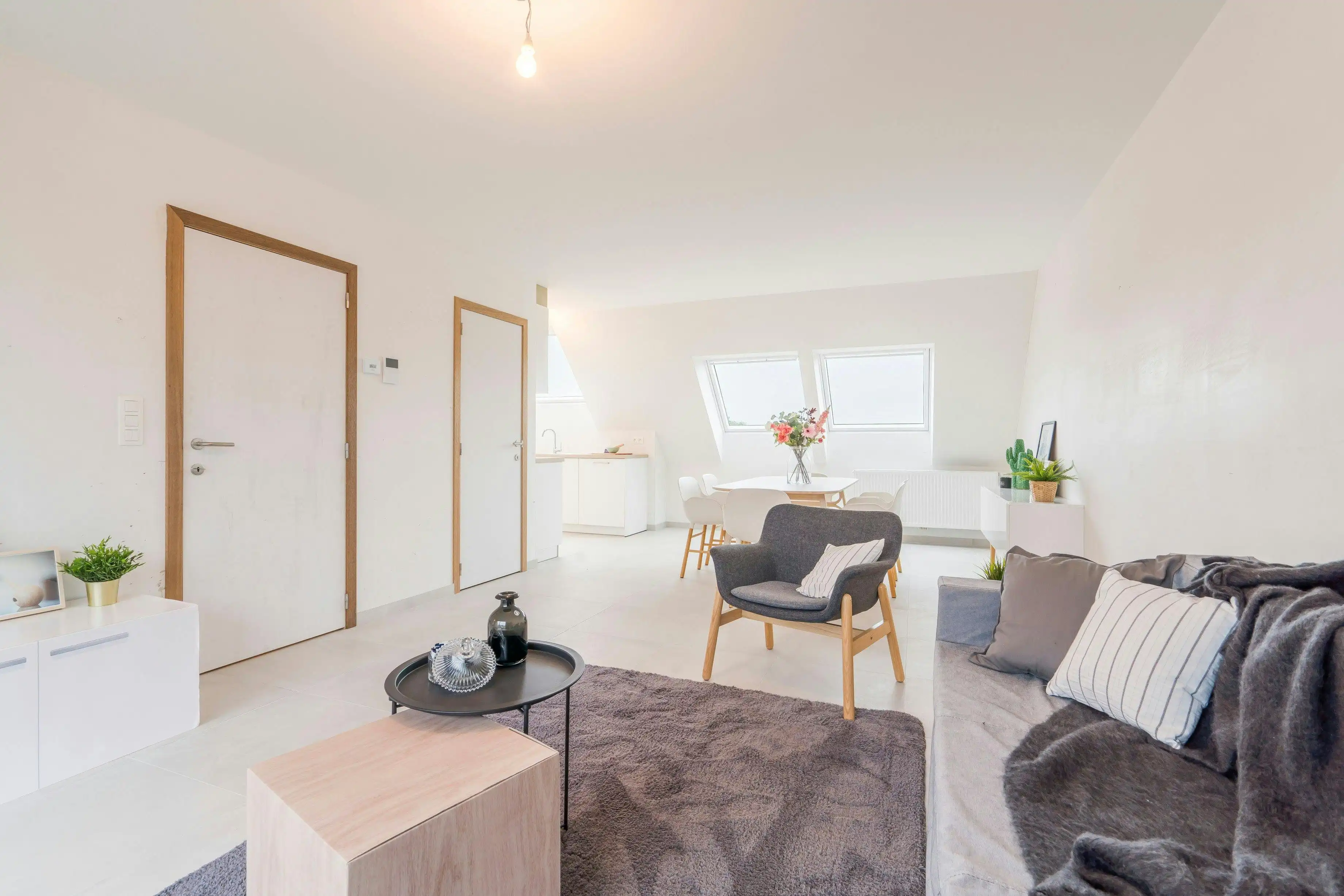 Ruim en lichtrijk appartement in hartje Proven foto 8