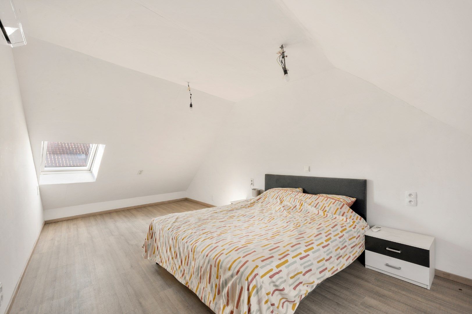 Verder te renoveren woning met 4 slaapkamers op 560m2 te Wervik foto 11