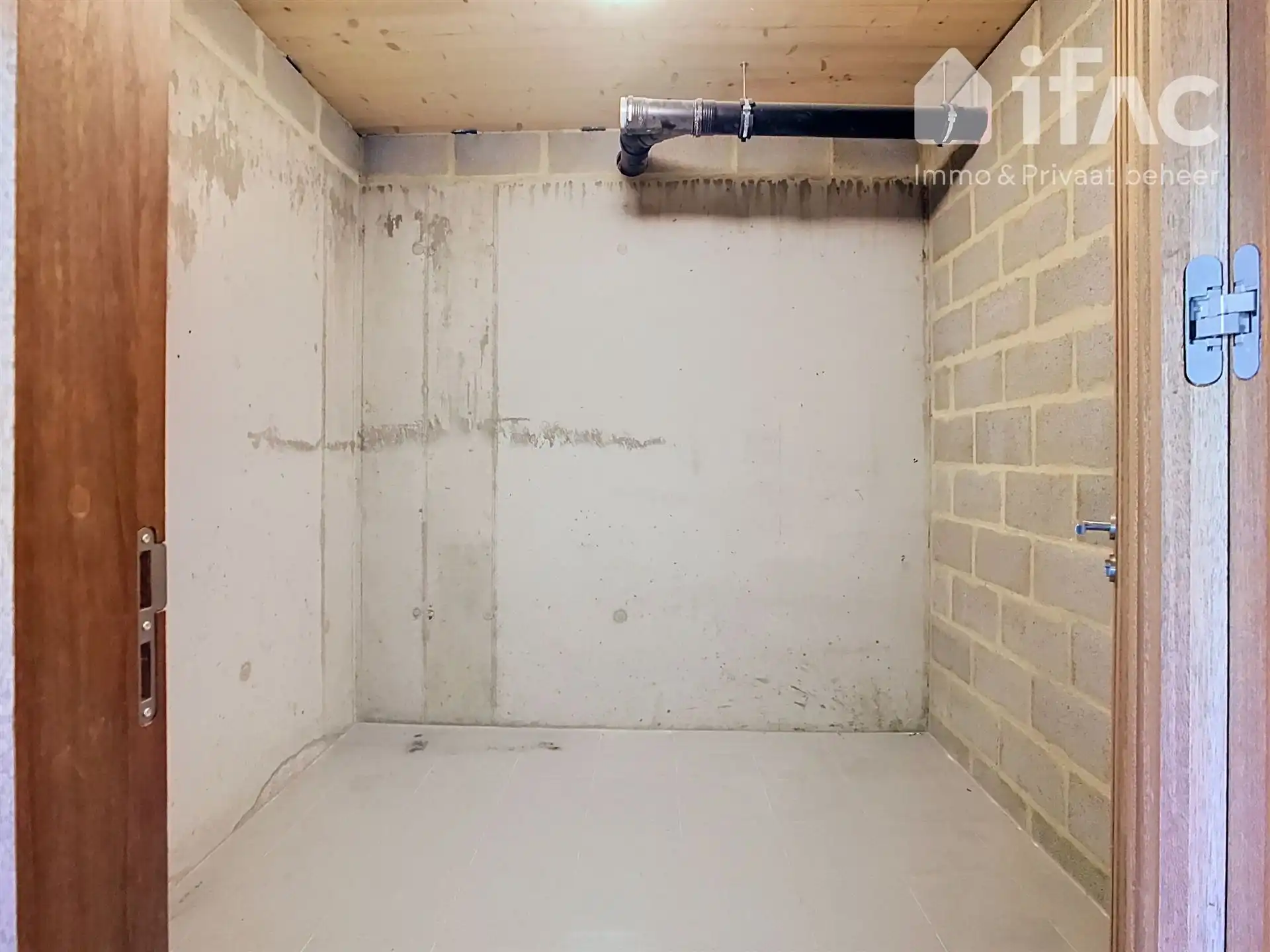 Appartement met 2 slaapkamers, ruim terras en parking foto 17