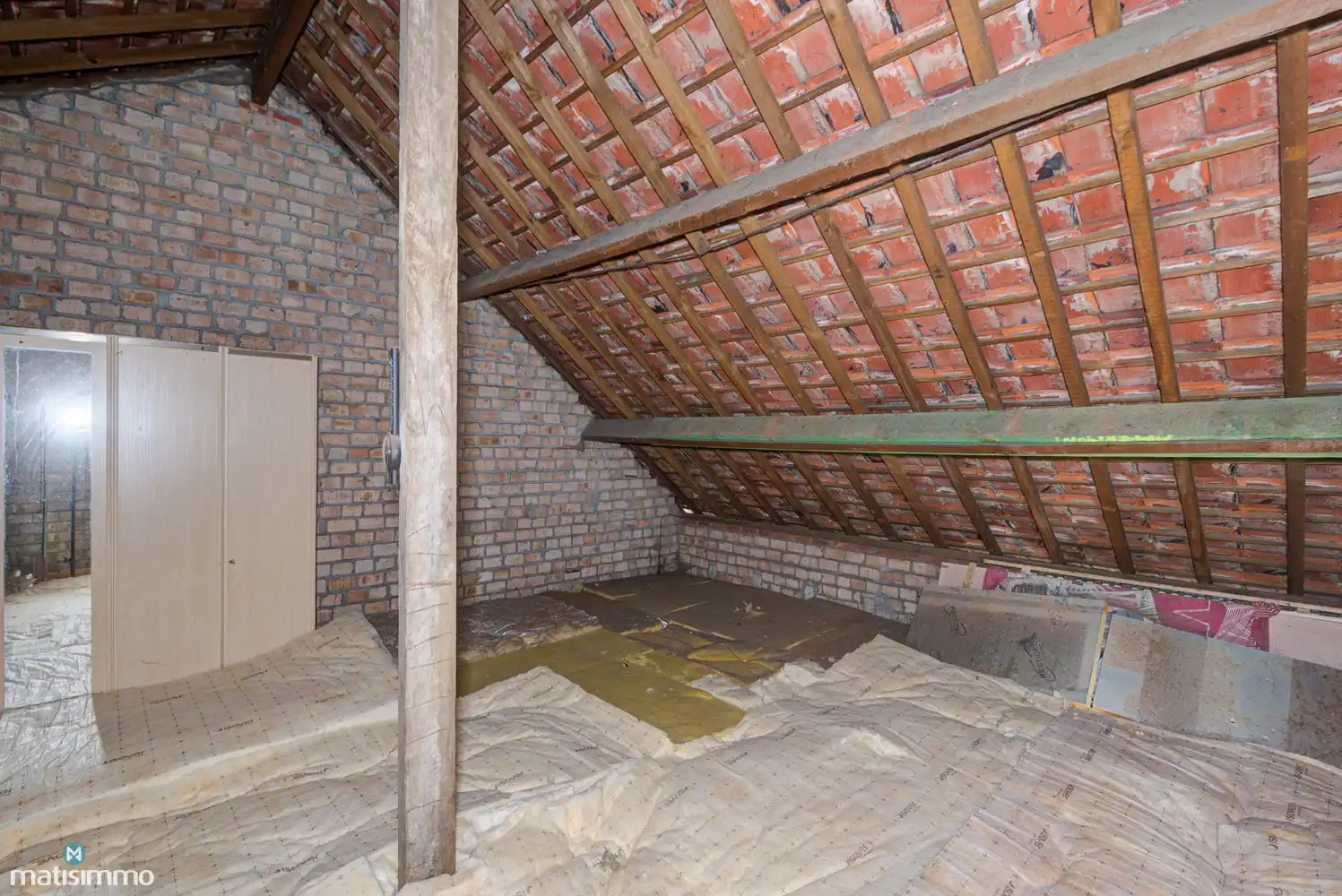 RUIME EENGEZINSWONING MET 4 SLAAPKAMERS, GARAGE, ZOLDER EN TUIN NABIJ HET CENTRUM VAN BILZEN foto 33