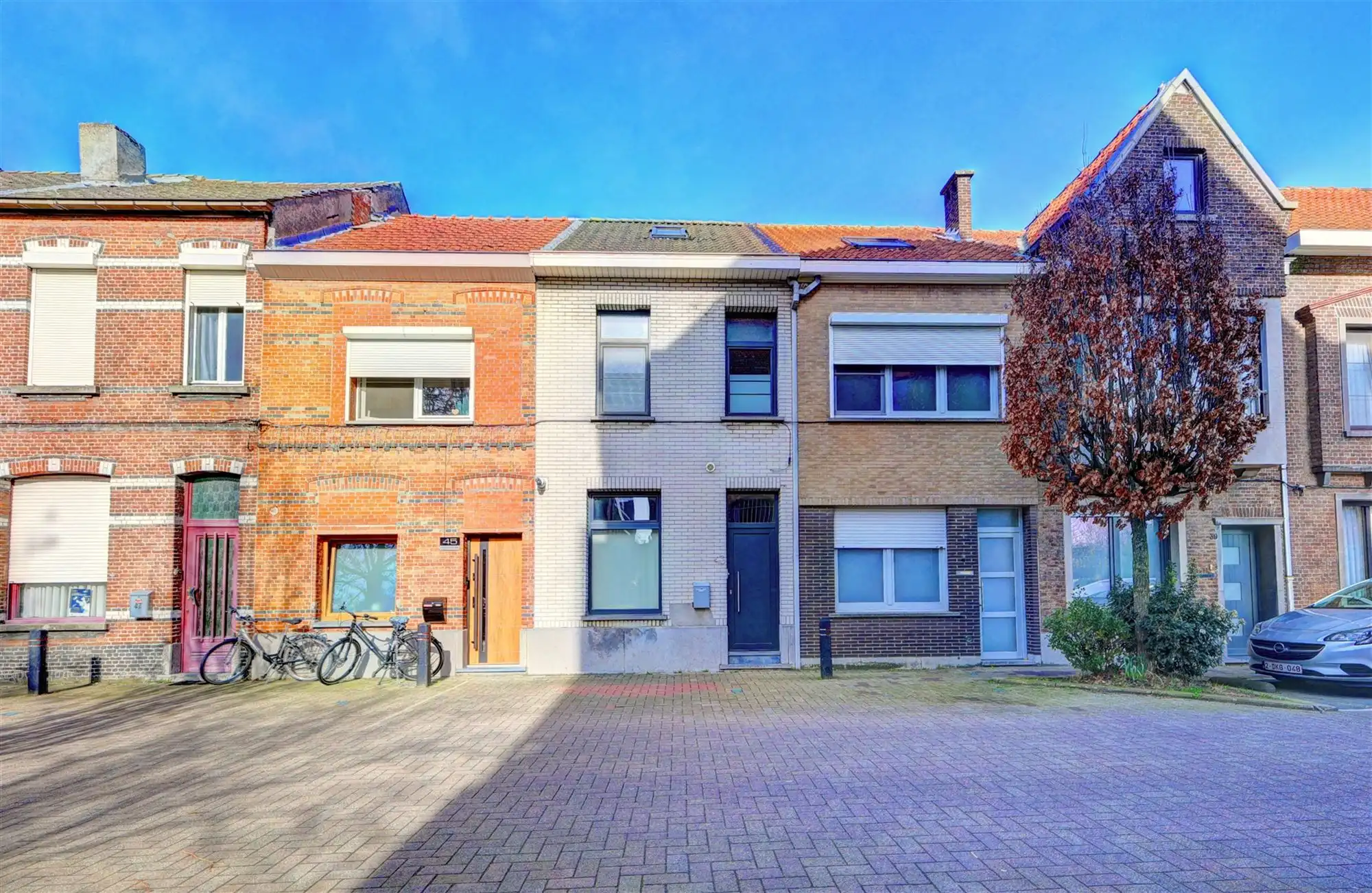Instapklare woning met zonnige tuin  in Sint-Niklaas foto {{pictureIndex}}