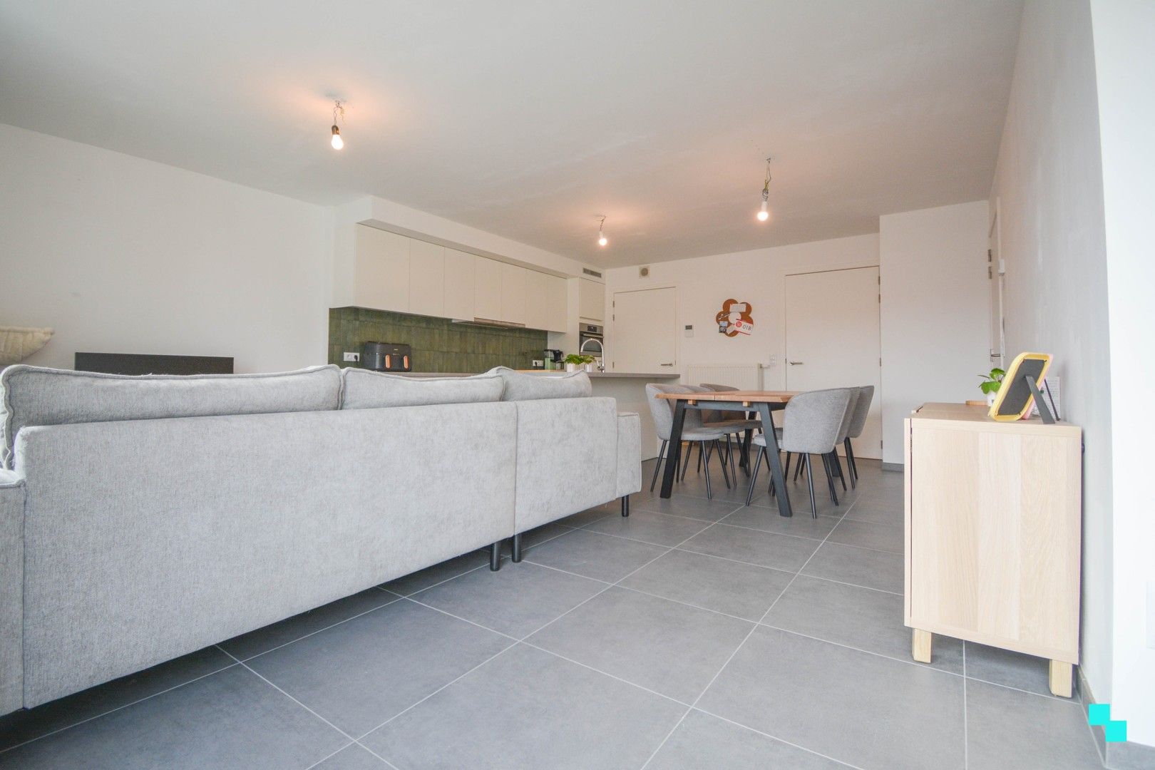 Aantrekkelijk appartement pal in het centrum van Hooglede foto 10