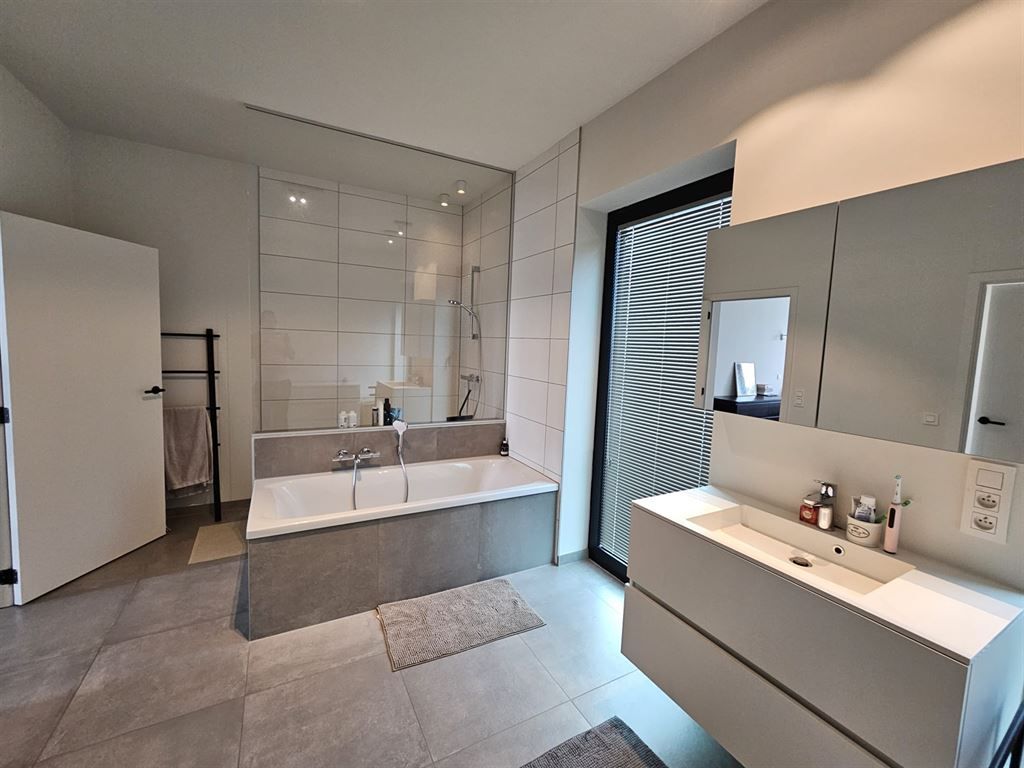 prachtig afgewerkte woning foto 18