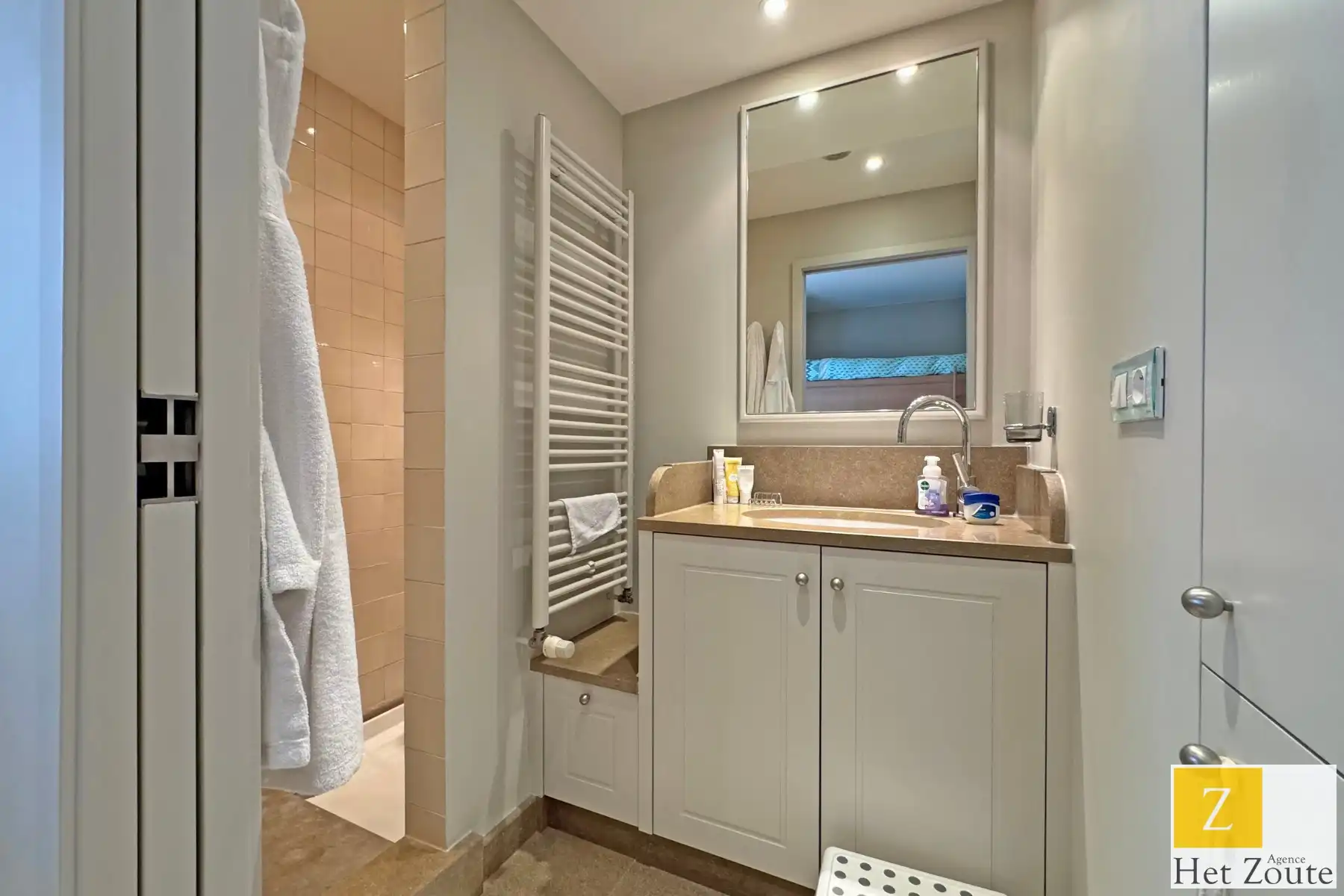 Charmant gemeubeld appartement in hartje Zoute foto 13