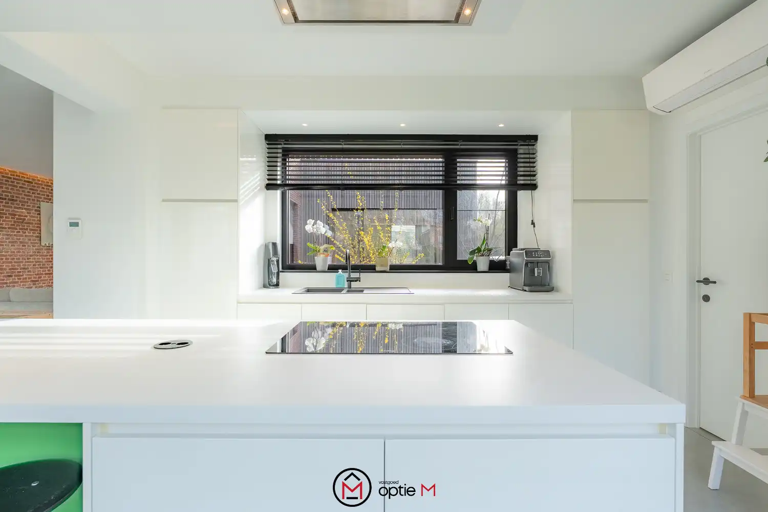 Moderne, energiezuinige woning met patio, zonnepanelen en hoogwaardige afwerking foto 8