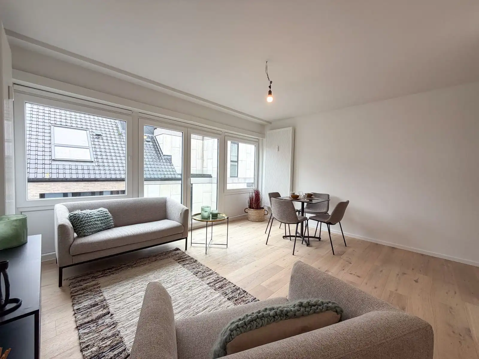 LICHTRIJKE, GERENOVEERDE STUDIO OP TOPLOCATIE AAN HET WAPENPLEIN foto 2