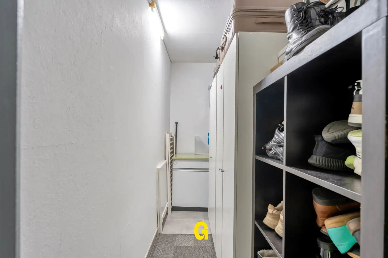 Netjes gerenoveerd twee slaapkamer appartement met terras en 2 standplaatsen in een kleinschalige residentie te Rijkhoven foto 15