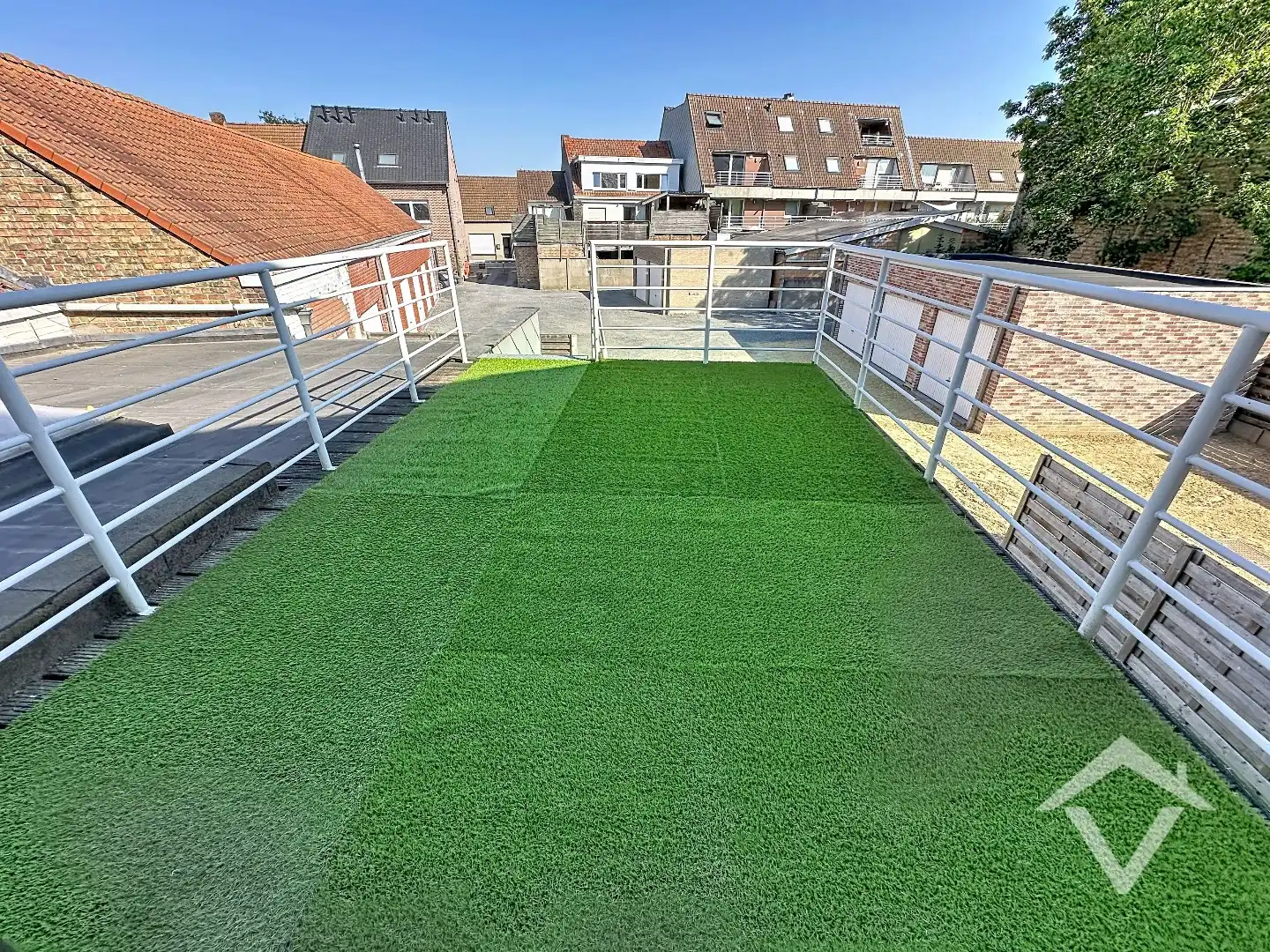Ruim duplex appartement met zonnig terras in centrum Koekelare  foto 16