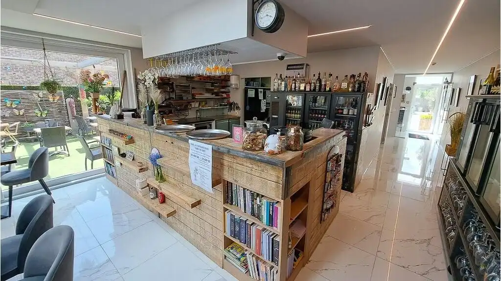 Overname instapklaar eetcafe - tearoom met 2 terrassen in Nieuwpoort foto 3