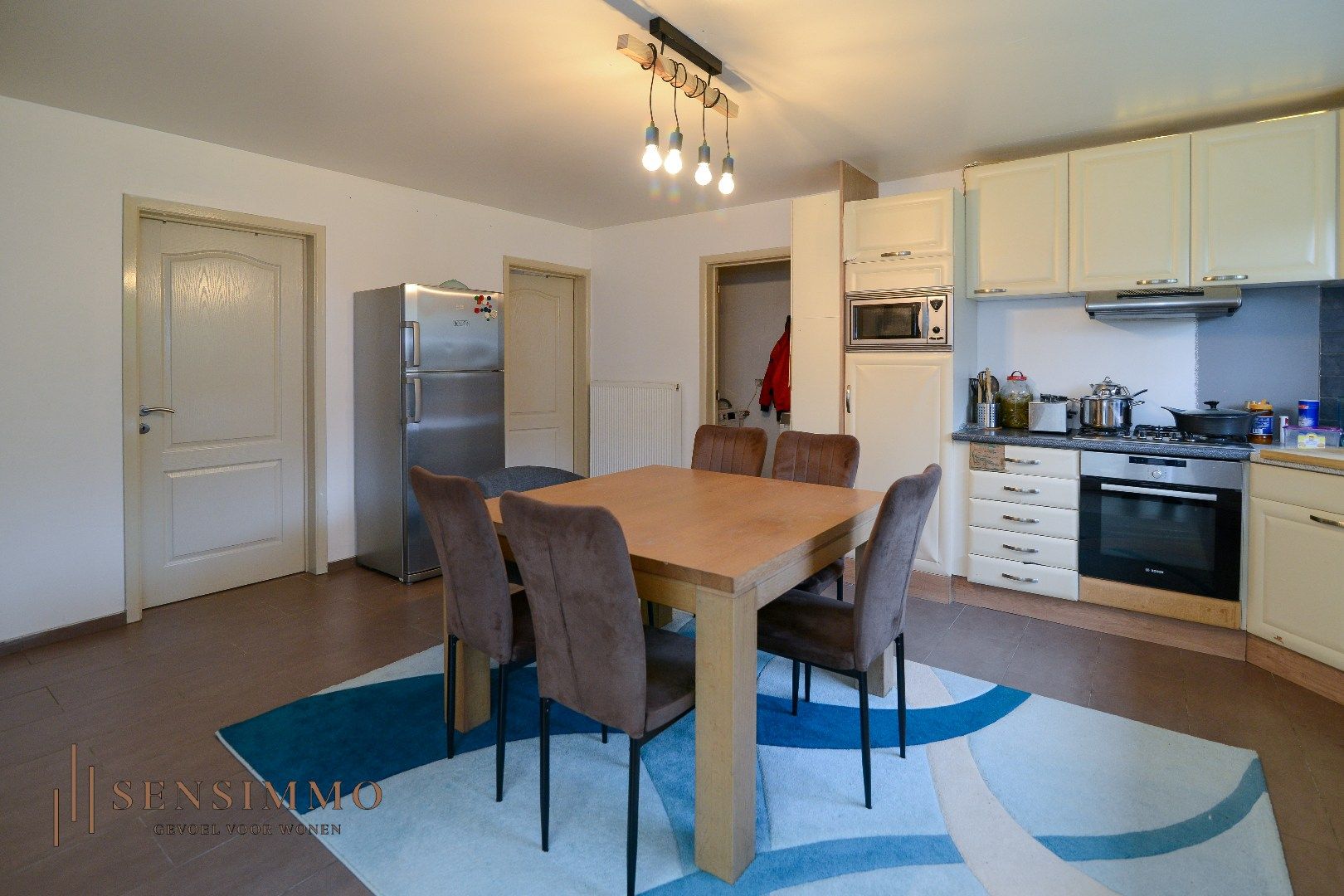 Halfopen woning met 3 slaapkamers en ruime tuin foto 8