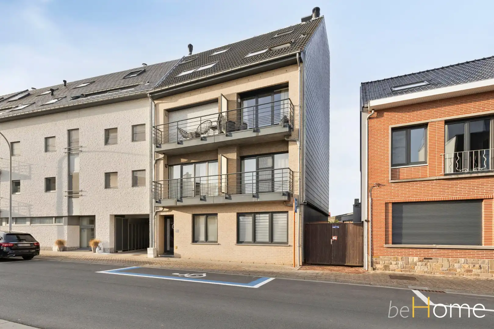 TE KOOP - Op zoek naar een leuk gelijkvloers-appartement met garage in Merchtem? Welkom Home! foto 15