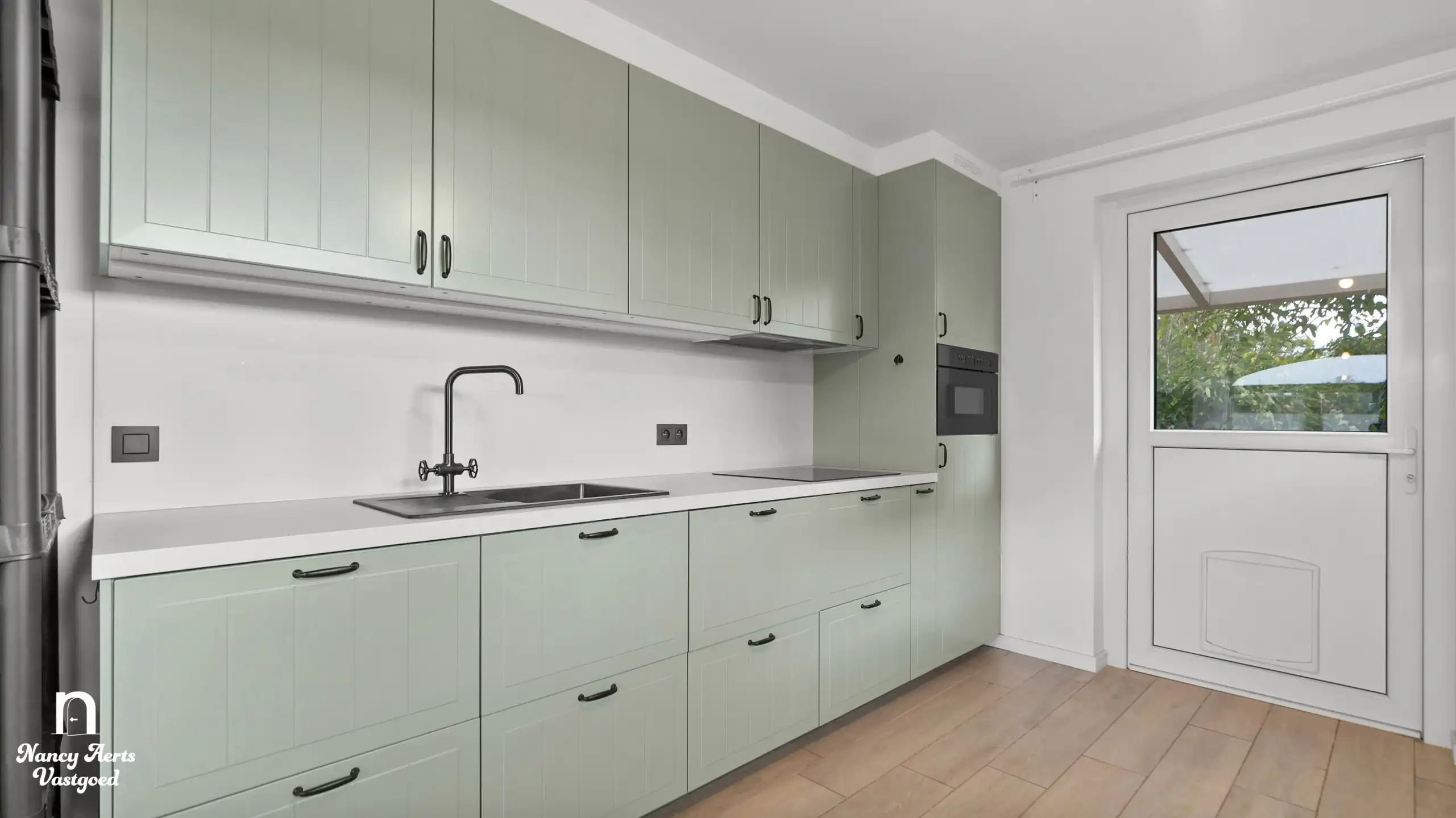 Verrassend ruime woning met aparte studio op rustige locatie foto 51