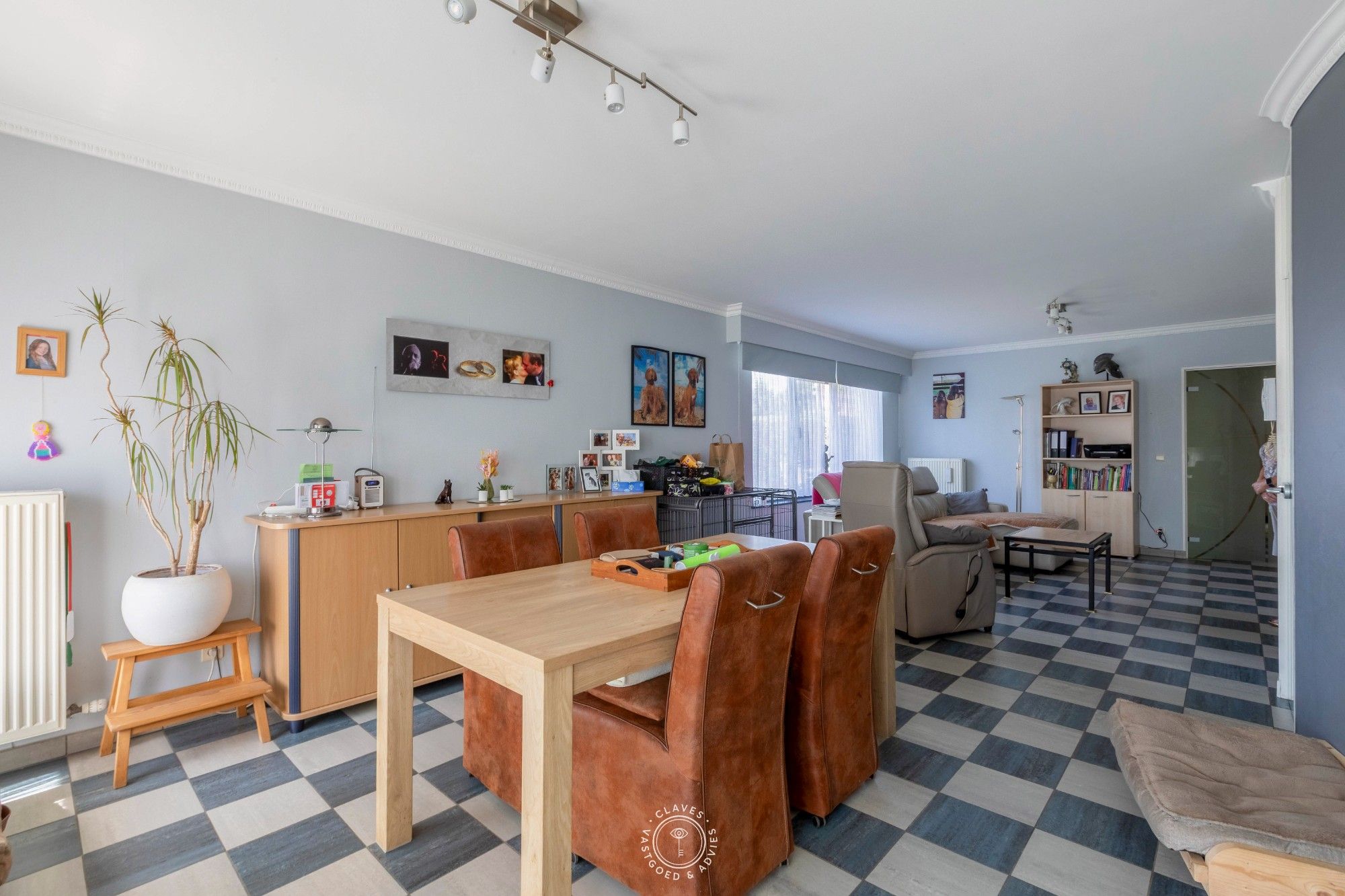 Ruim gelijkvloers appartement met tuin foto 3