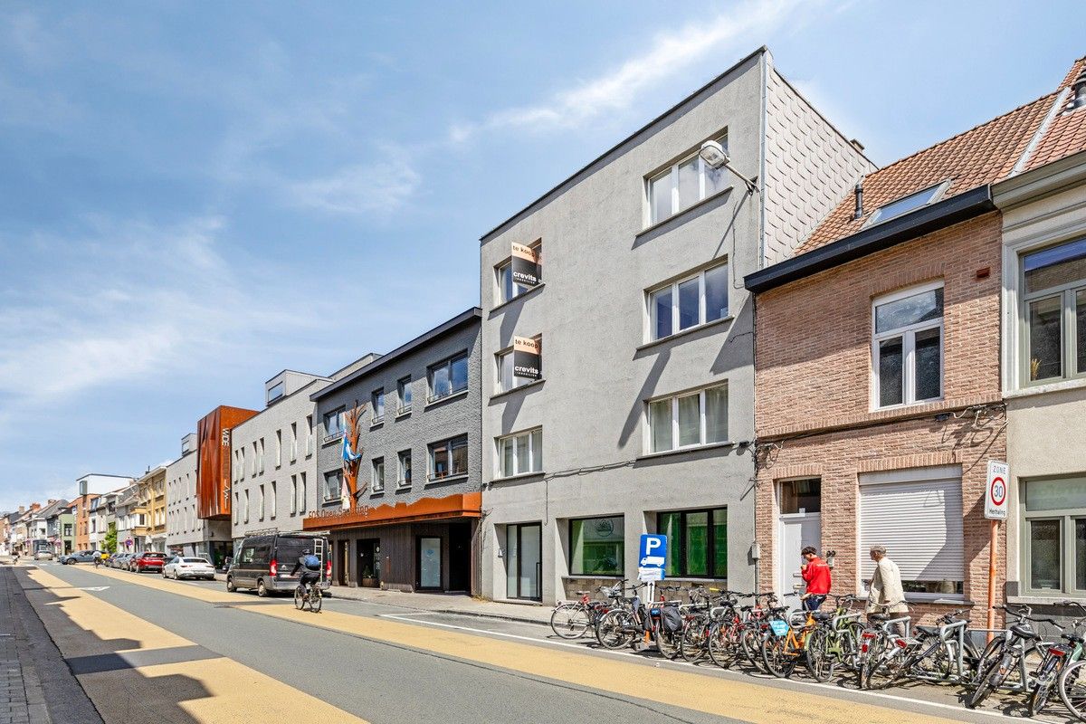 Elegant en tijdloos gerenoveerd appartement met 3 grote slaapkamers. foto 18