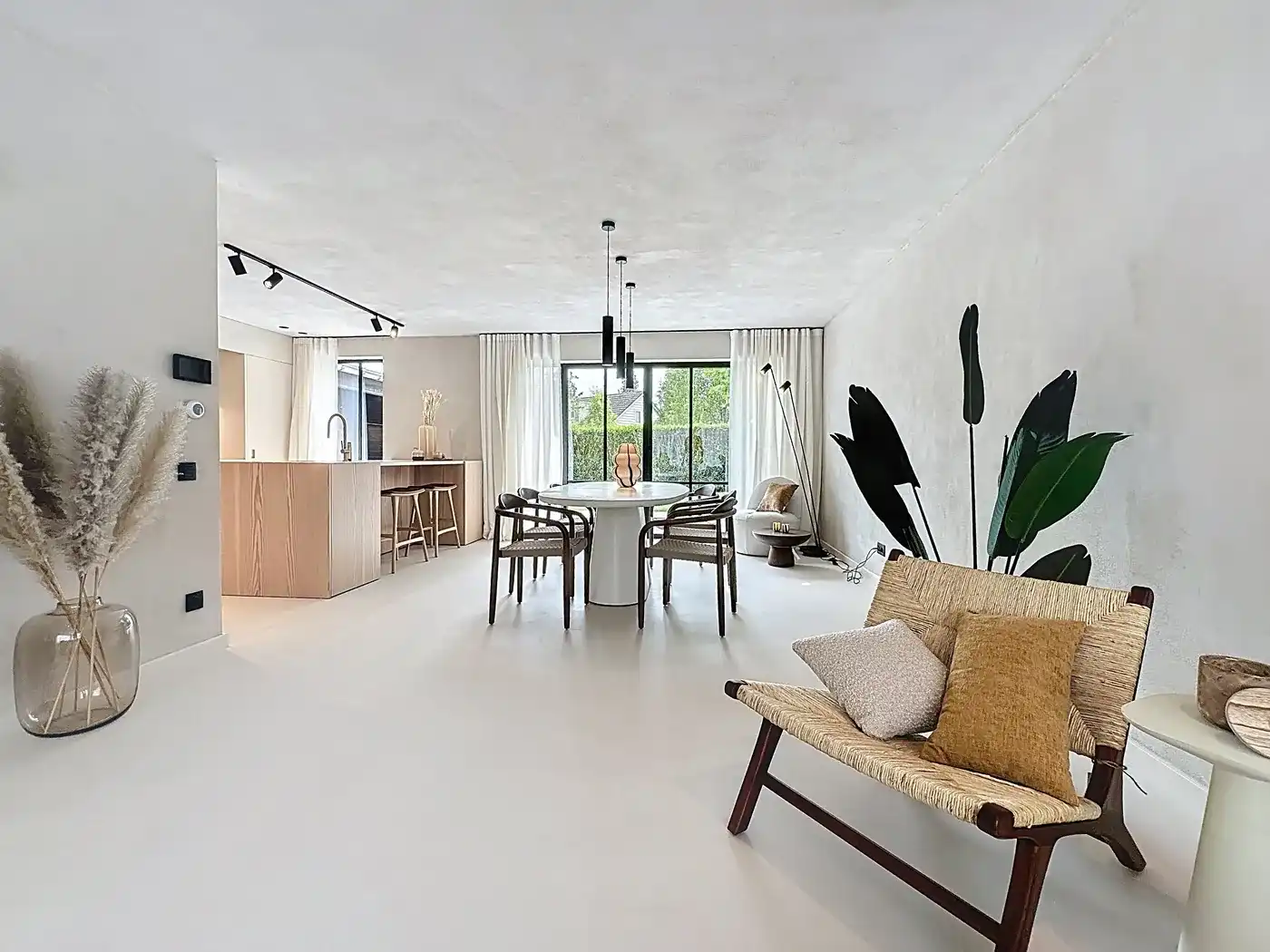 Zeer stijlvol afgewerkte en instapklare woning te Retranchement. foto 3