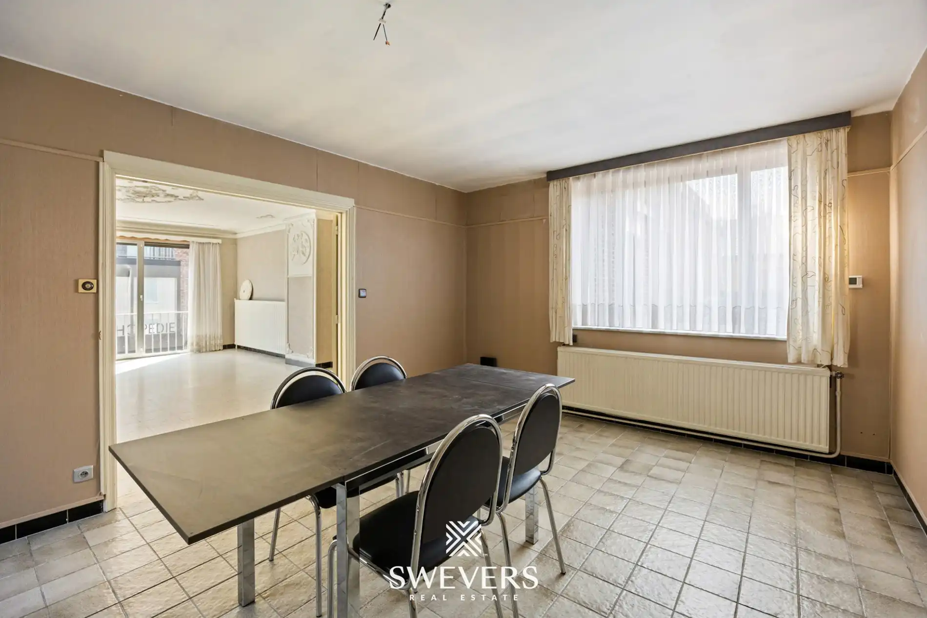 223 m² woonruimte met uitzonderlijke garage van ca. 100 m² nabij centrum foto 2