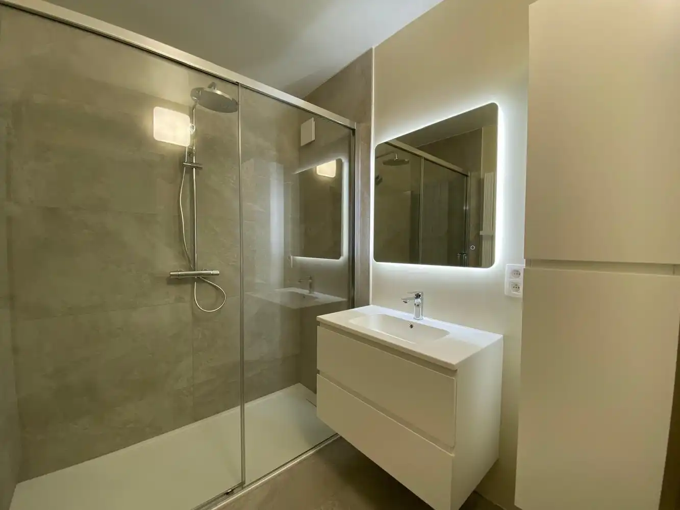 KLAPROZENLAAN 27/02.01 foto 9