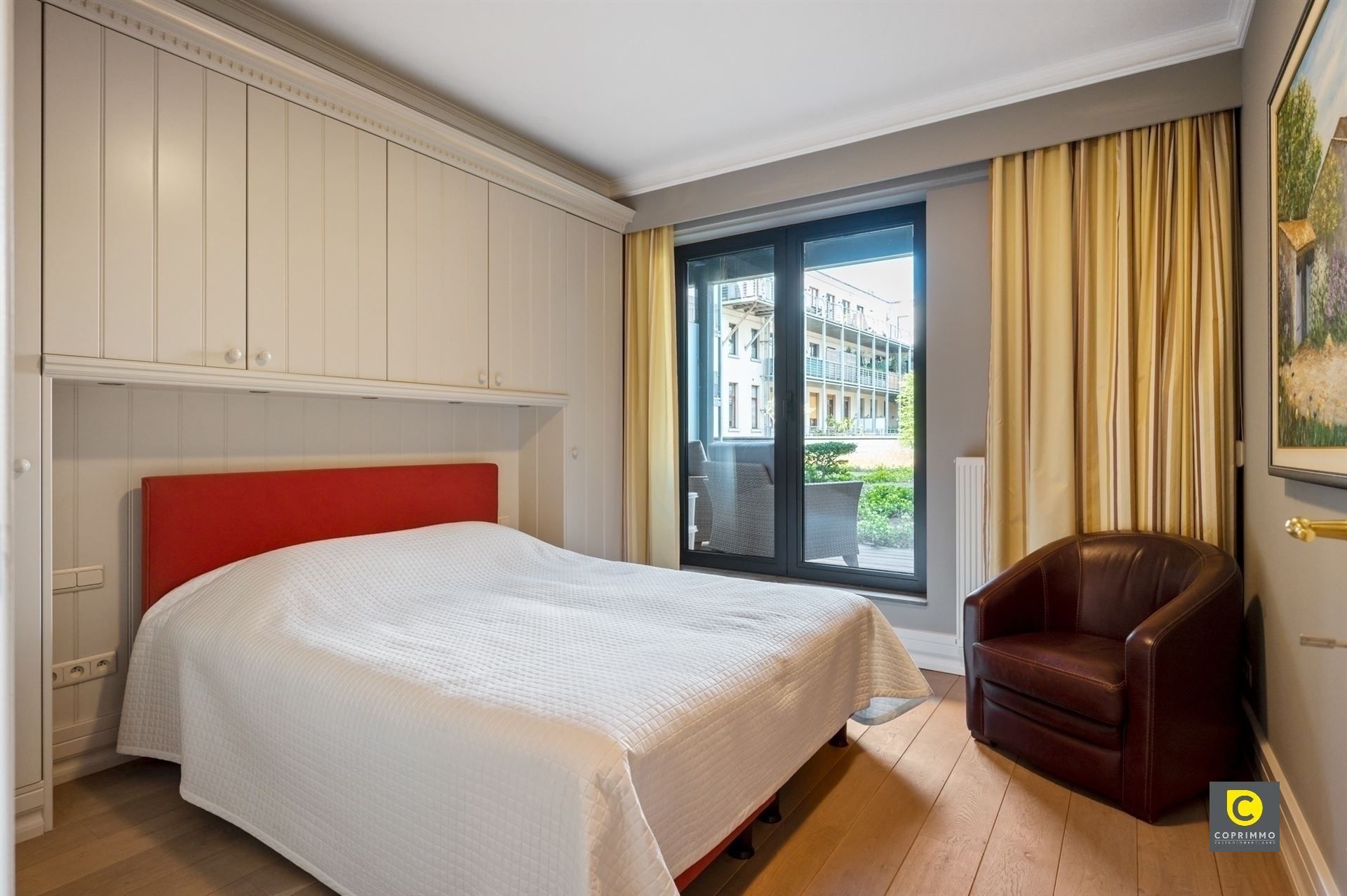 Royaal 2-slpk appartement op de Meir foto 15