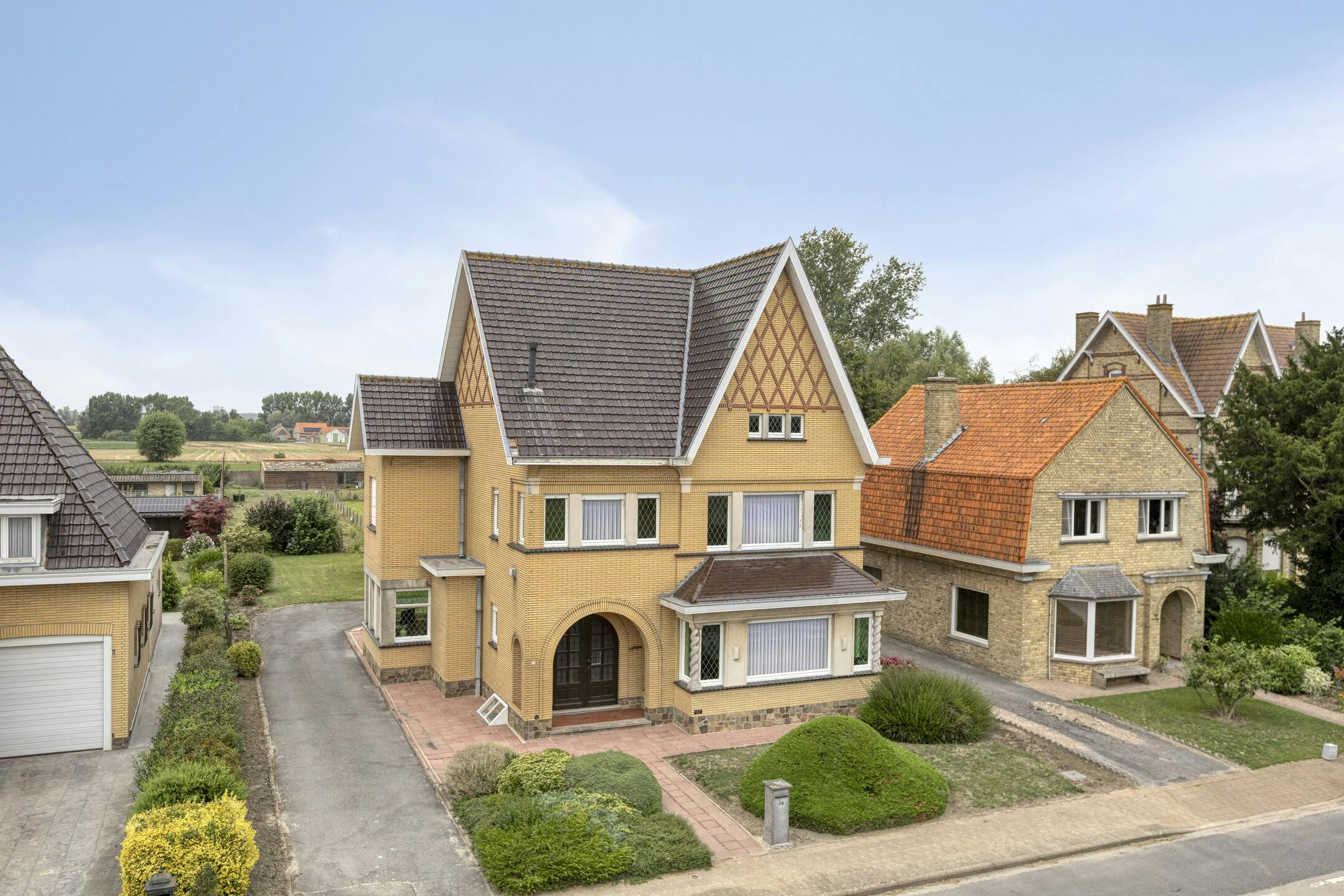 Ruime woning met tuin en garage op 1.845m² te Alveringem. foto 11