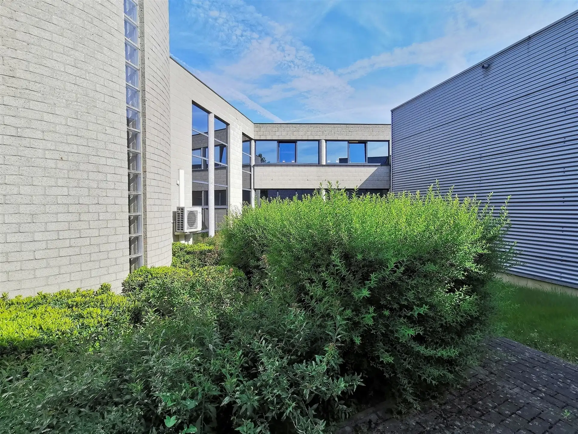 Opbrengsteigendom bestaande uit verhuurde kantoren en opslag foto 15