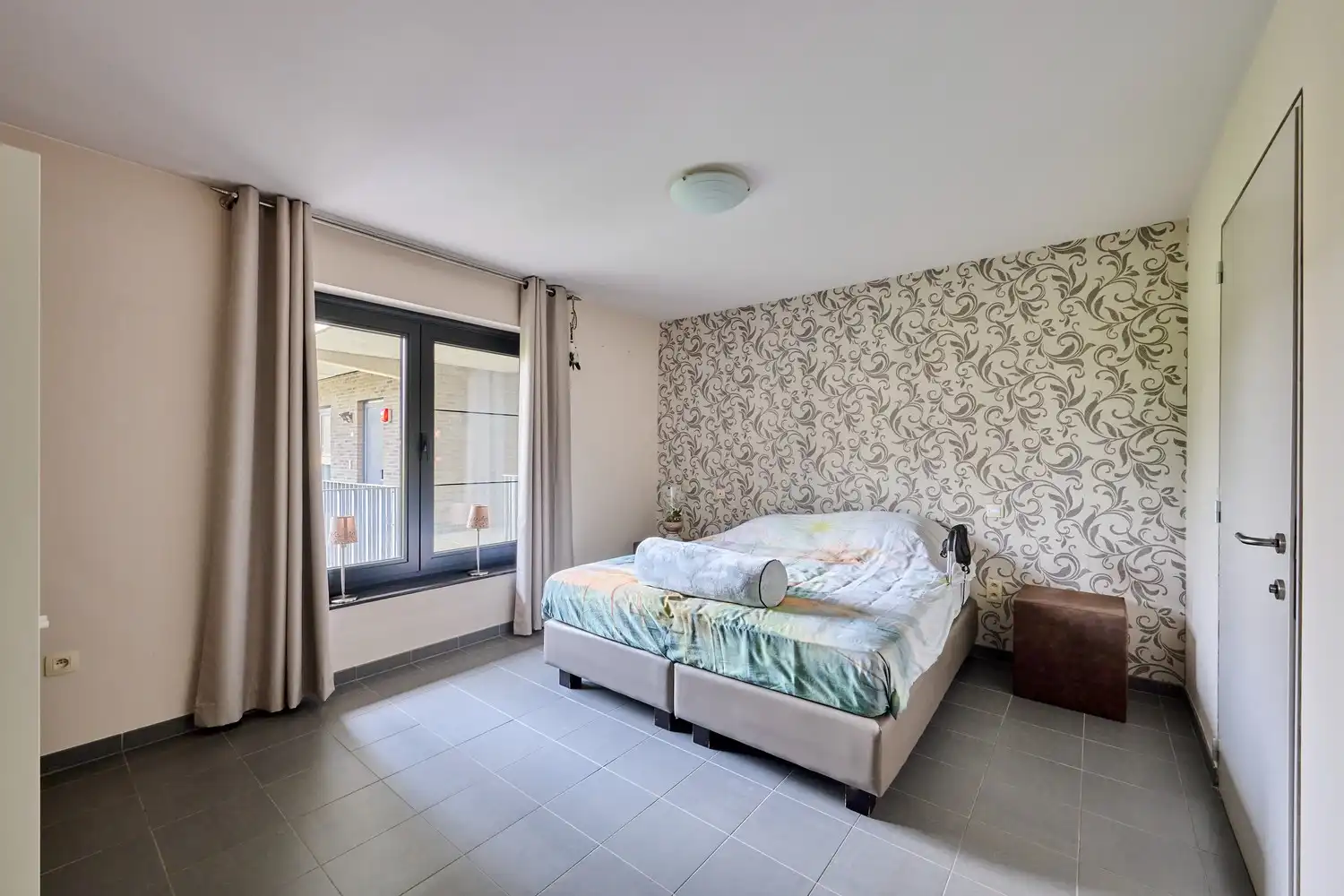 Senioren appartement gelegen op de eerste verdieping met zongericht terras en fijn uitzicht op het stadsplein foto 4