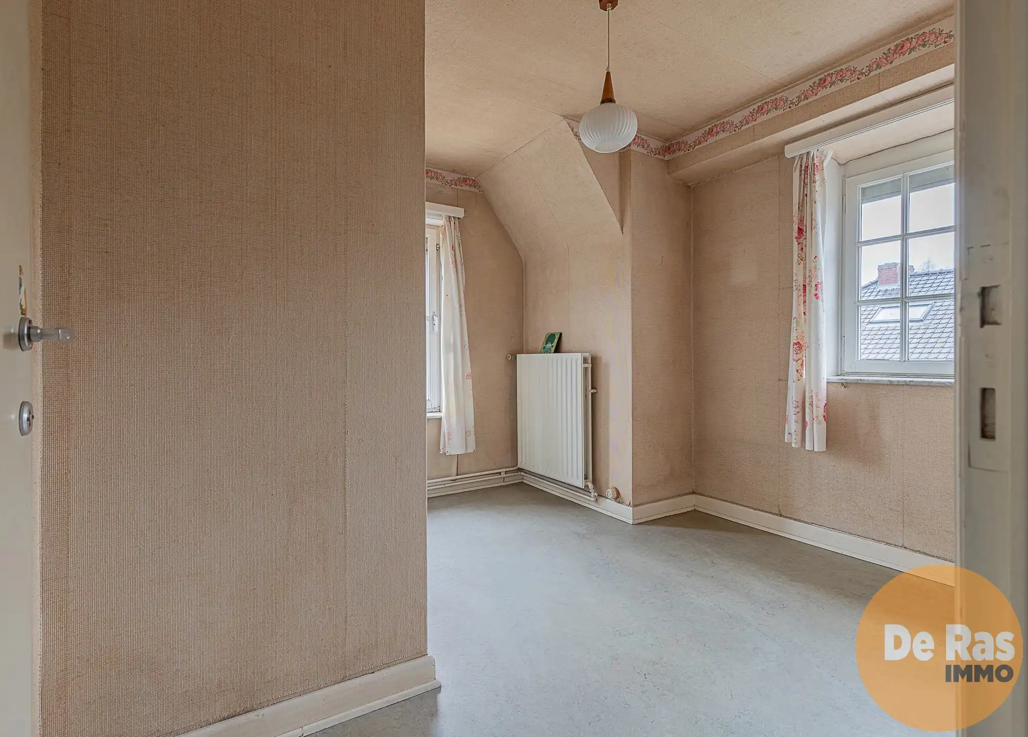 WETTEREN - Solide, te renoveren woning met 4 kamers en tuin foto 13