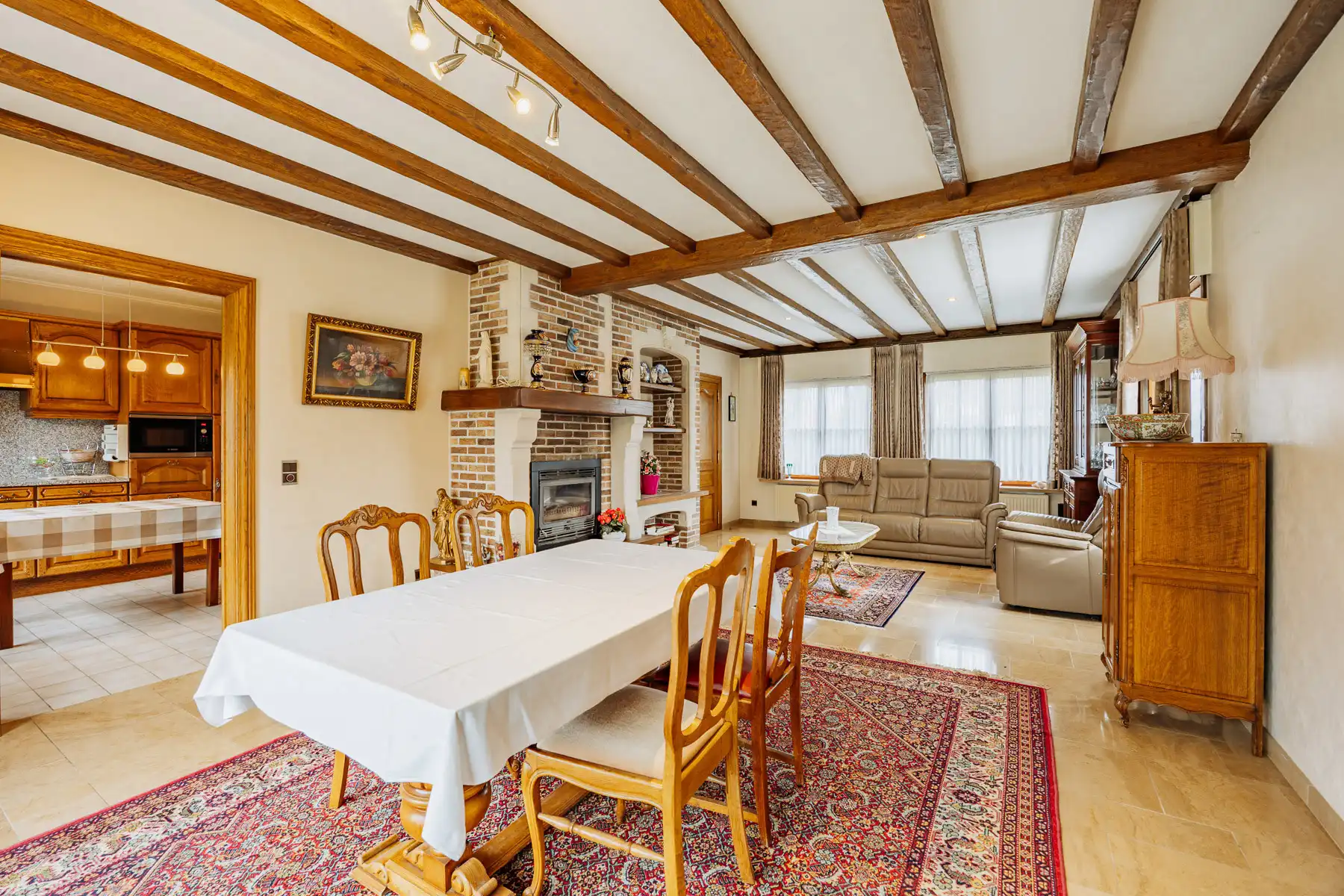 Prachtige instapklare laagbouwvilla op een zeer ruim perceel foto 11