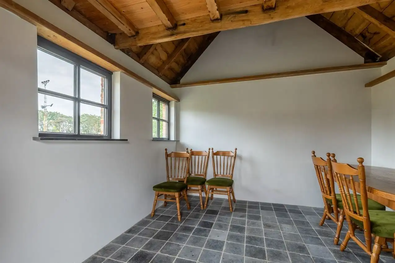 Instapklare, verrassend ruimle woning in landelijke omgeving foto 42