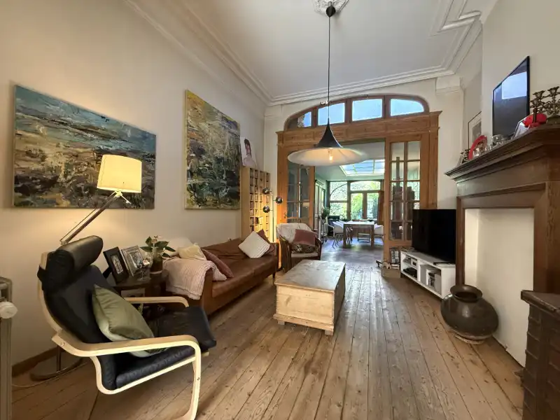 Karaktervolle burgerwoning met mooie elementen nabij de Visserij foto 3
