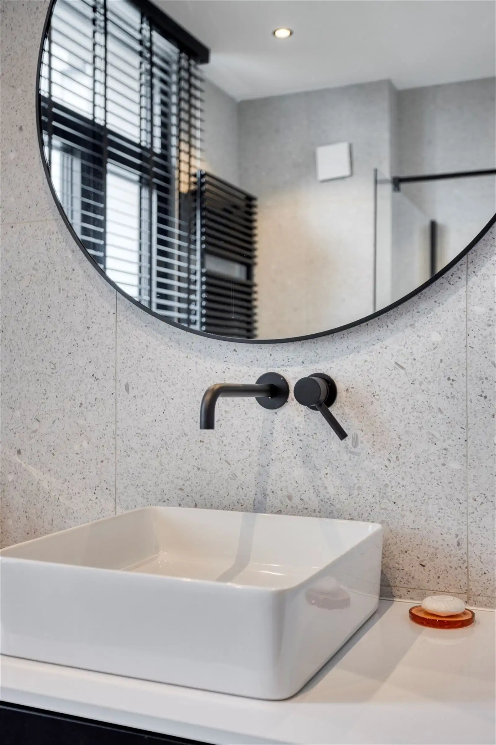 kom langs en laat je verassen door deze uitzonderlijke woning. foto 16