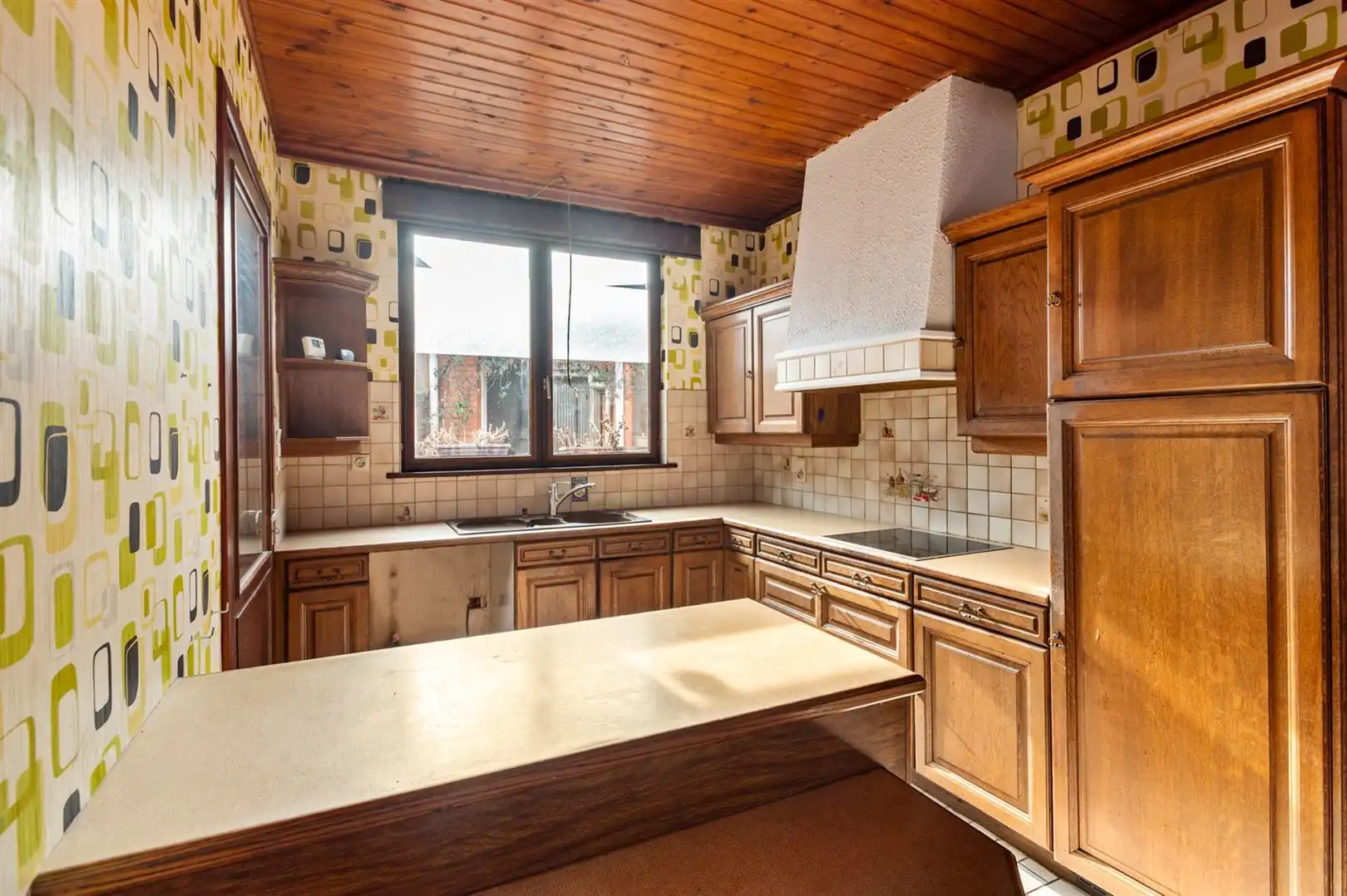 Te renoveren woning met garage in centrum foto 10