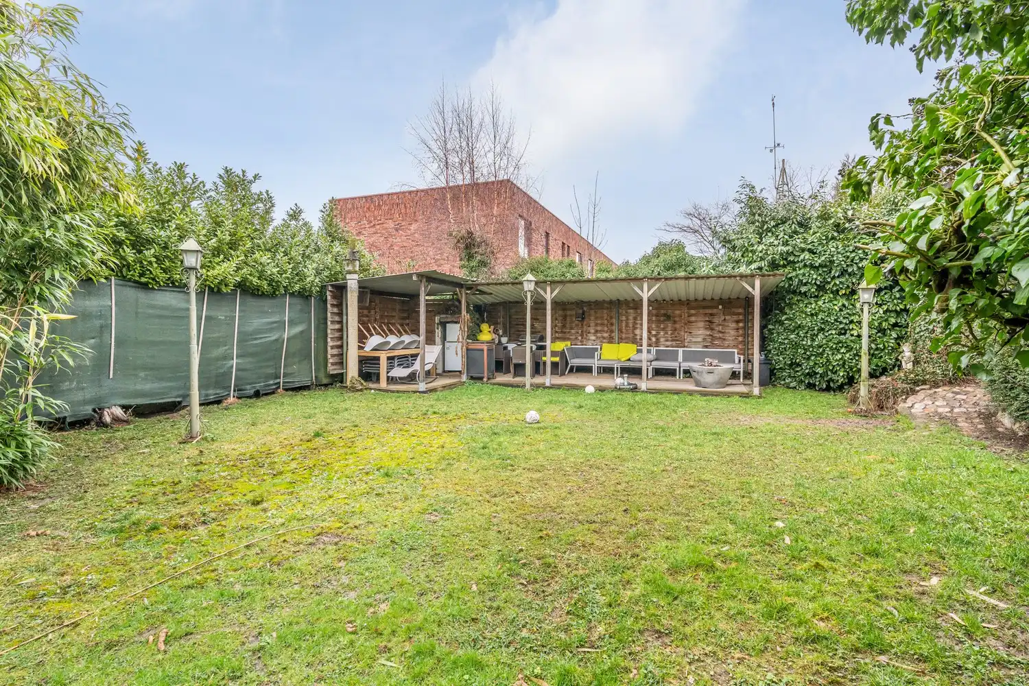 Halfopen gezinswoning met 3 slaapkamers, kelder en aangename tuin in Nieuwerkerken foto 22