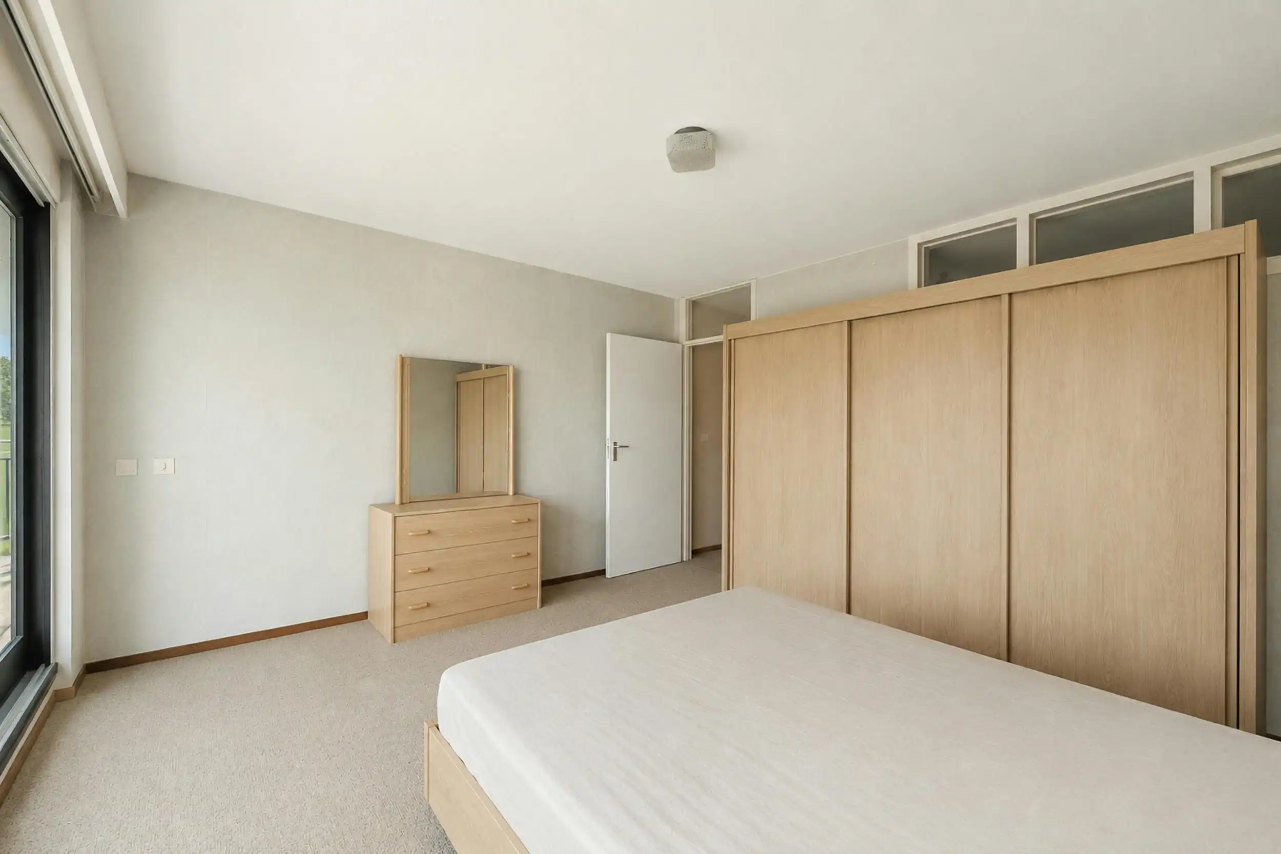Appartement met twee slaapkamers en uniek open zicht foto 10