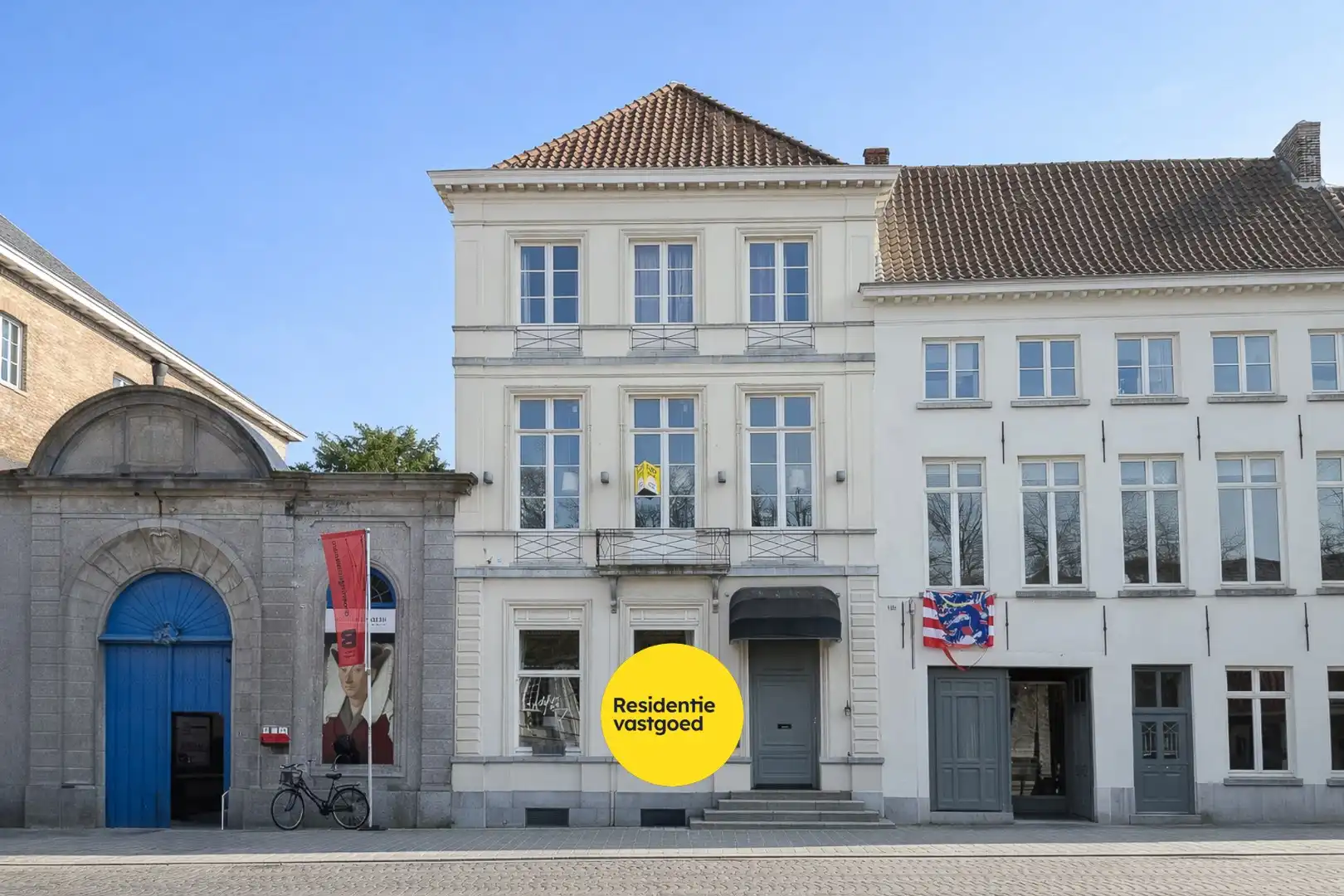 Uitzonderlijk handelspand met woonst op toplocatie! foto {{pictureIndex}}