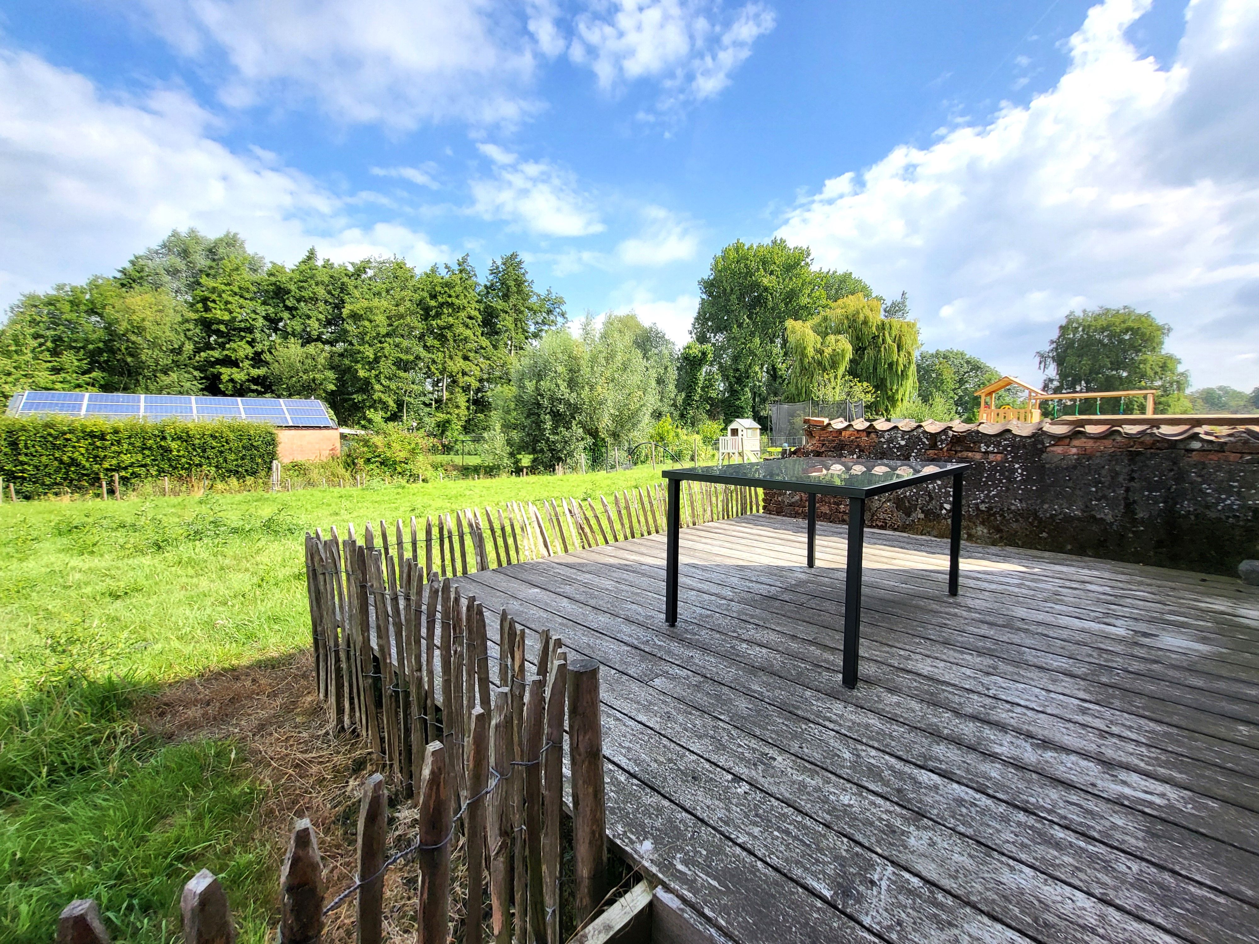 Prachtig dorpswoning / hoeve op 1246m² met stallingen en aanpalend bouwgrond.  foto 24