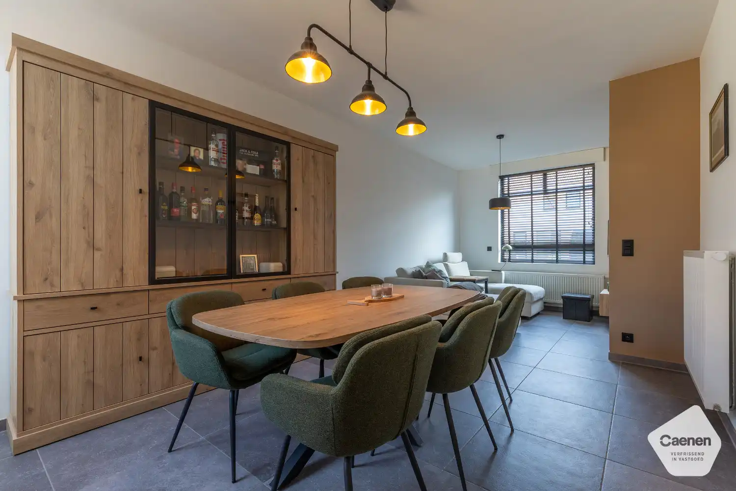 Volledig gerenoveerde woning in het hart van Assebroek met 3 mooie slaapkamers en prachtige tuin foto 6
