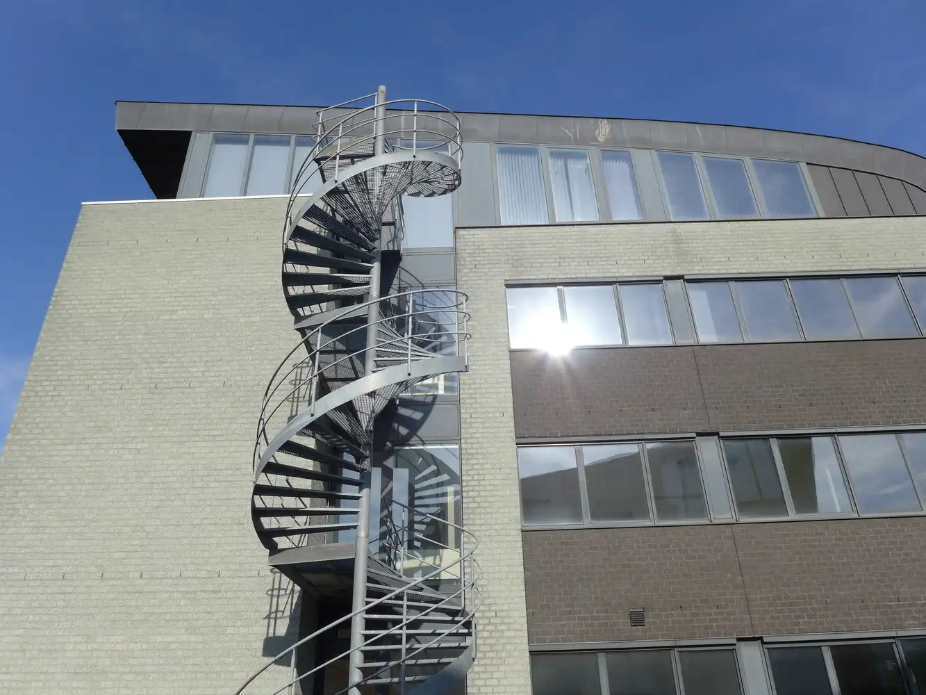 1.786 m² kantoren met 54p foto 5