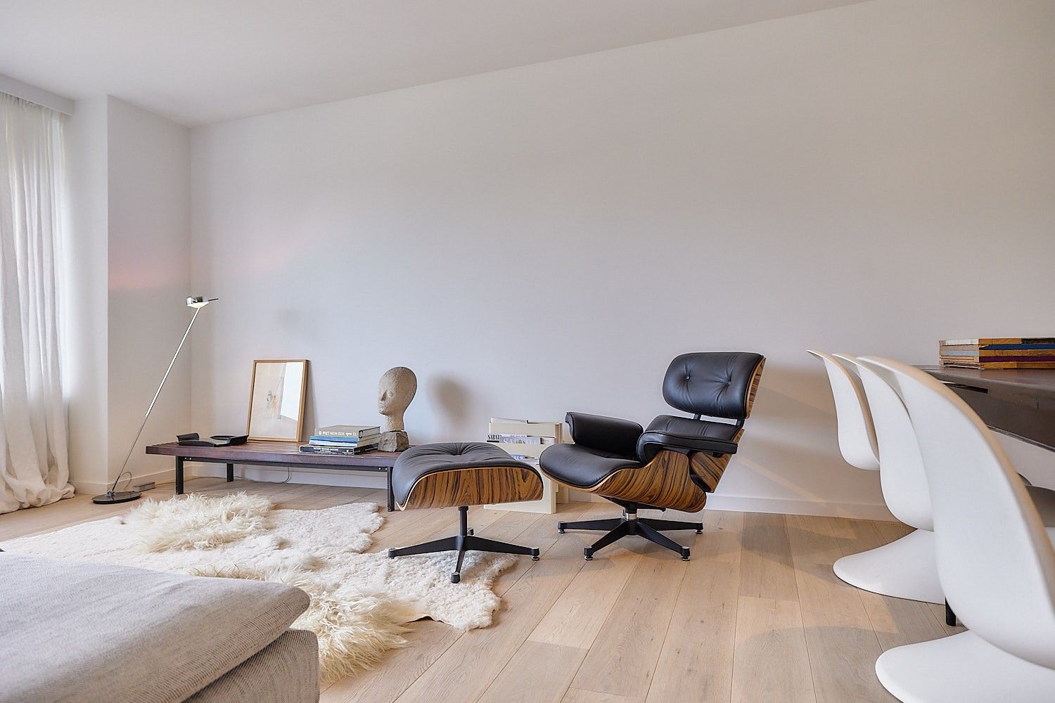 VERKOCHT. Hoogwaardig en bijzonder elegant gerenoveerd appartement met 2 terrassen foto 5