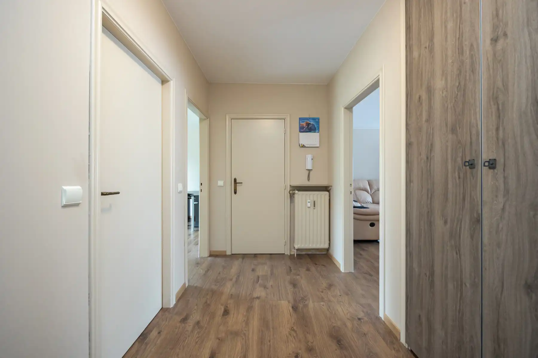 Gerenoveerd app met 2slk en garage foto 6